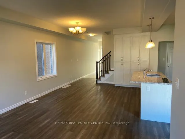 Photo 2 of 34 Pondcliffe Drive, Kitchener — HOMEH