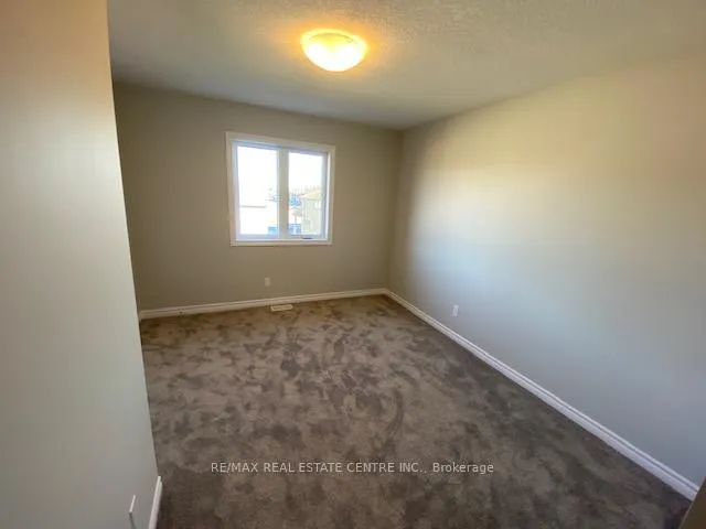 Photo 7 of 34 Pondcliffe Drive, Kitchener — HOMEH