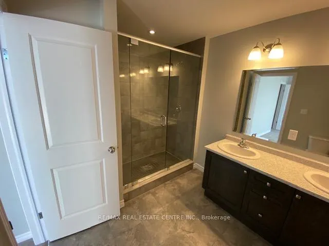 Photo 19 of 34 Pondcliffe Drive, Kitchener — HOMEH