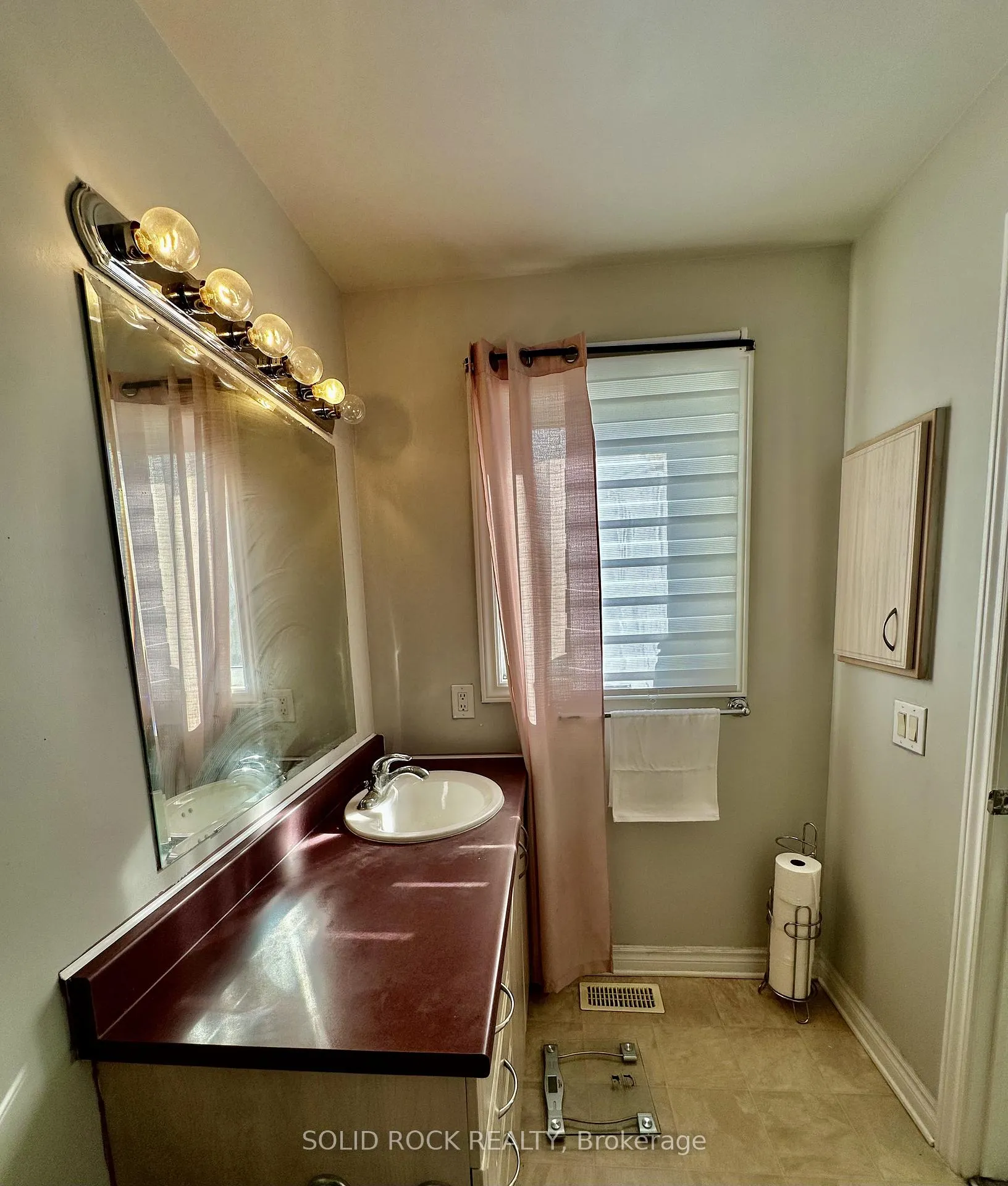 Photo 24 of 255 Catamount Court, Ottawa, Kanata - Emerald Meadows/Trailwest — HOMEH