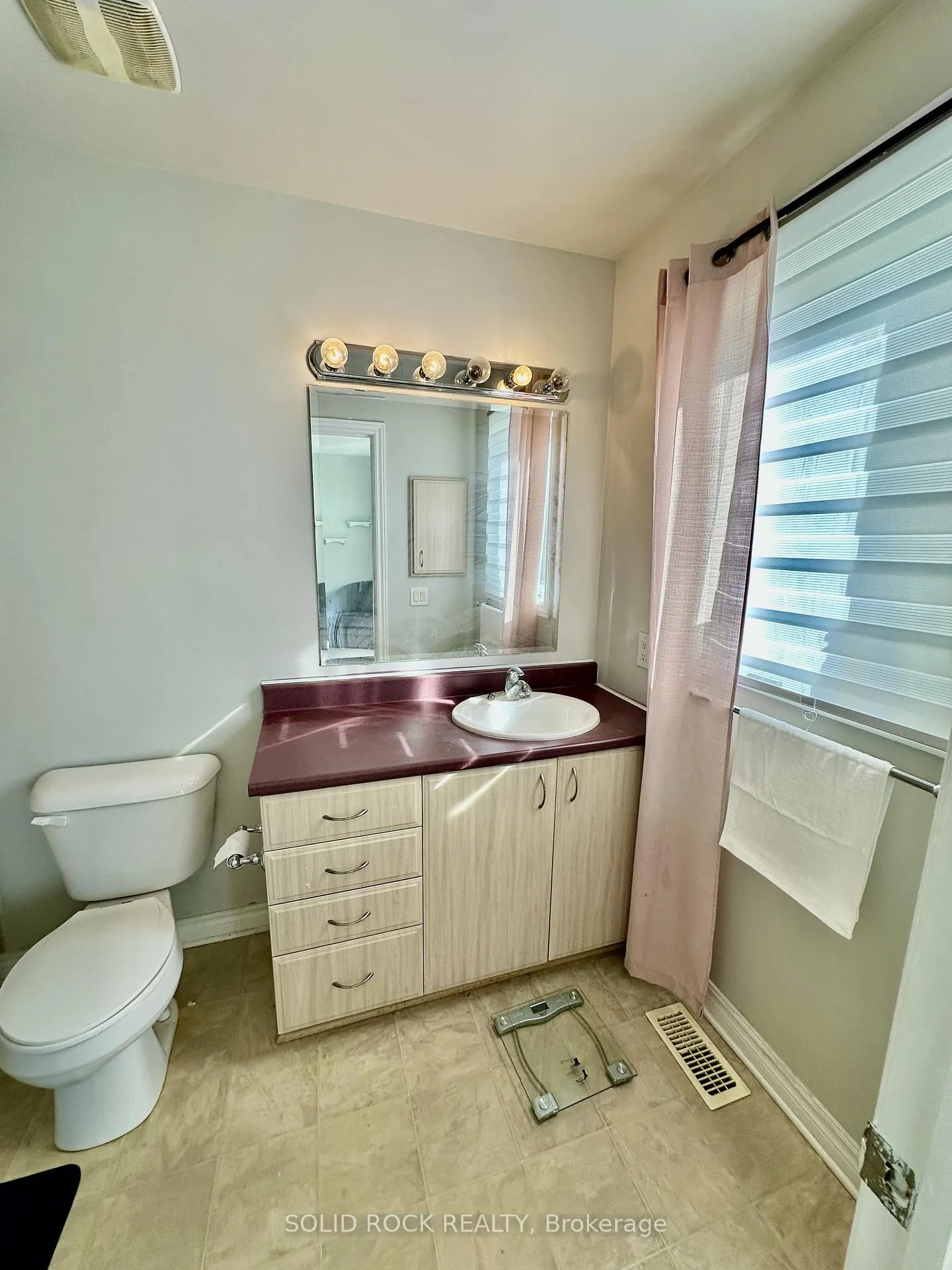 Photo 25 of 255 Catamount Court, Ottawa, Kanata - Emerald Meadows/Trailwest — HOMEH