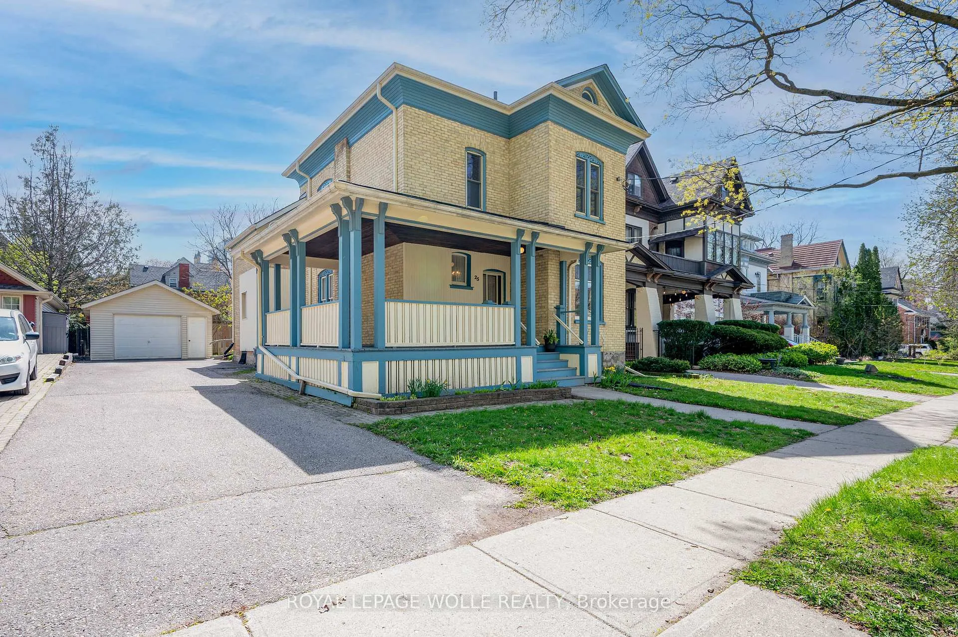 Photo 3 of 25 Ahrens Street W, Kitchener — HOMEH