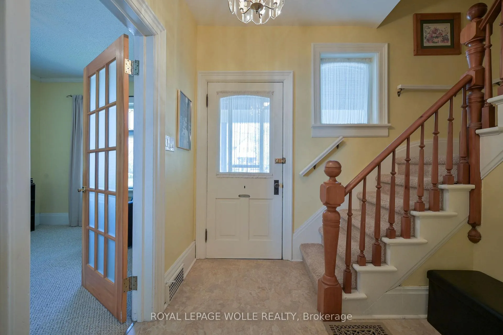 Photo 4 of 25 Ahrens Street W, Kitchener — HOMEH