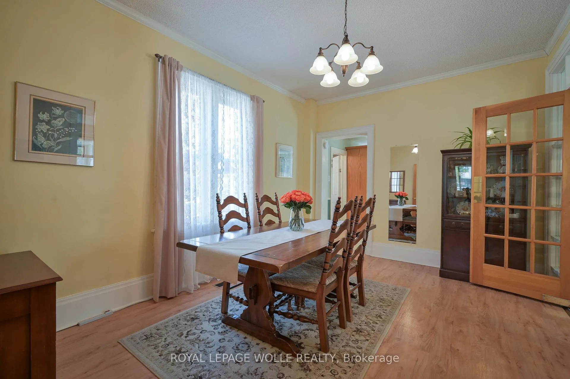 Photo 9 of 25 Ahrens Street W, Kitchener — HOMEH