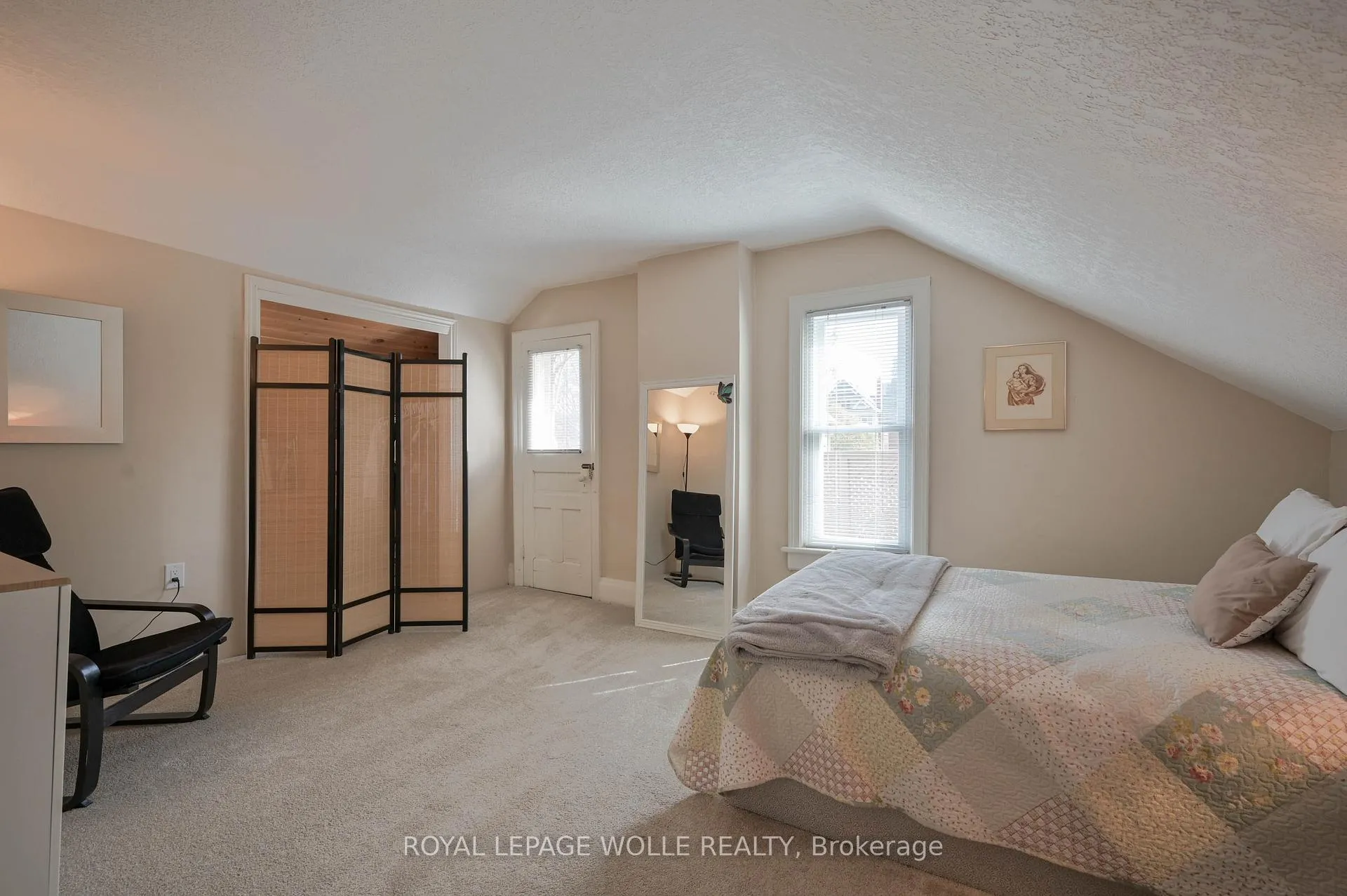Photo 17 of 25 Ahrens Street W, Kitchener — HOMEH