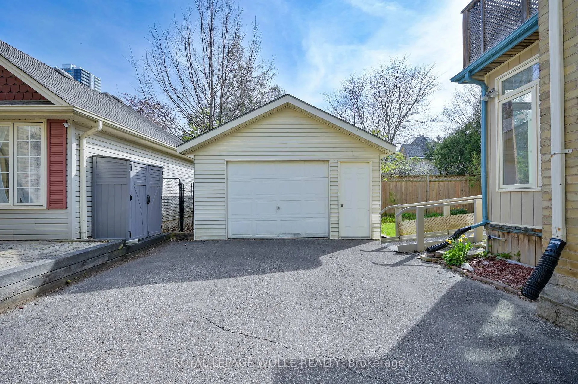 Photo 30 of 25 Ahrens Street W, Kitchener — HOMEH