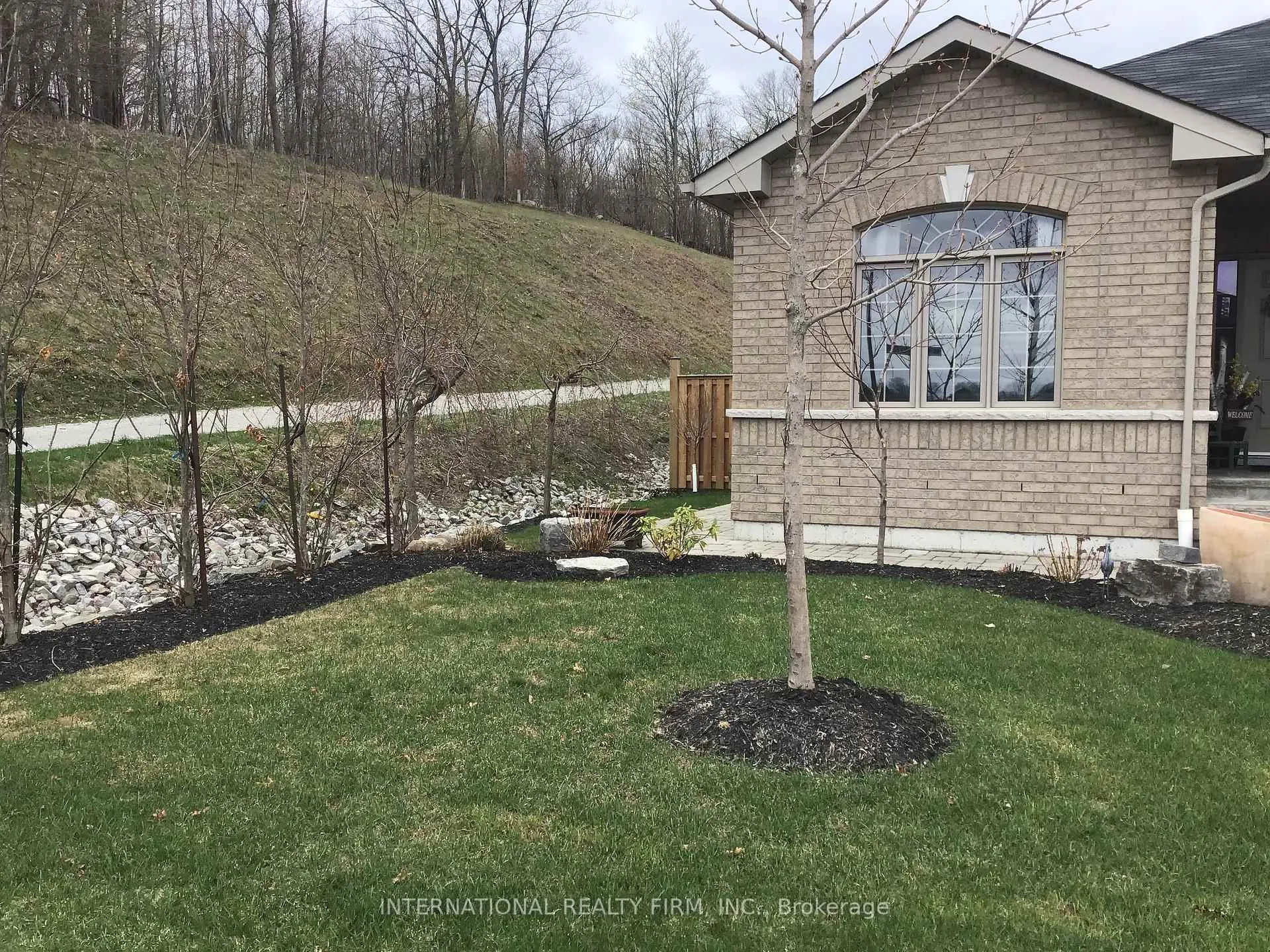 Photo 3 of 49 Beausoleil Drive, Penetanguishene — HOMEH