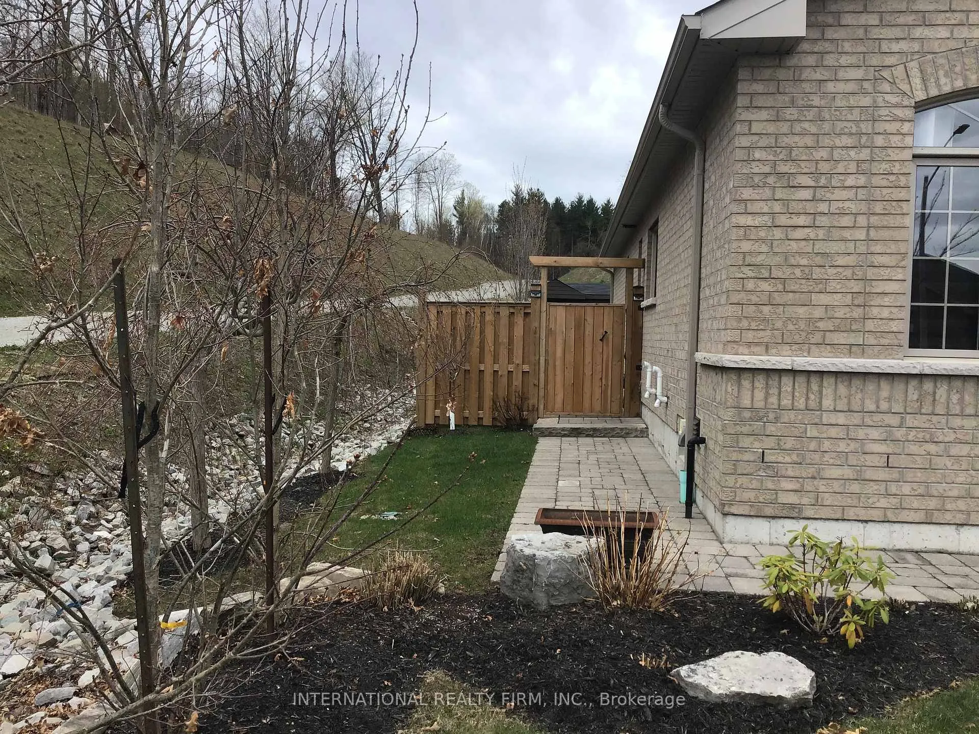 Photo 4 of 49 Beausoleil Drive, Penetanguishene — HOMEH