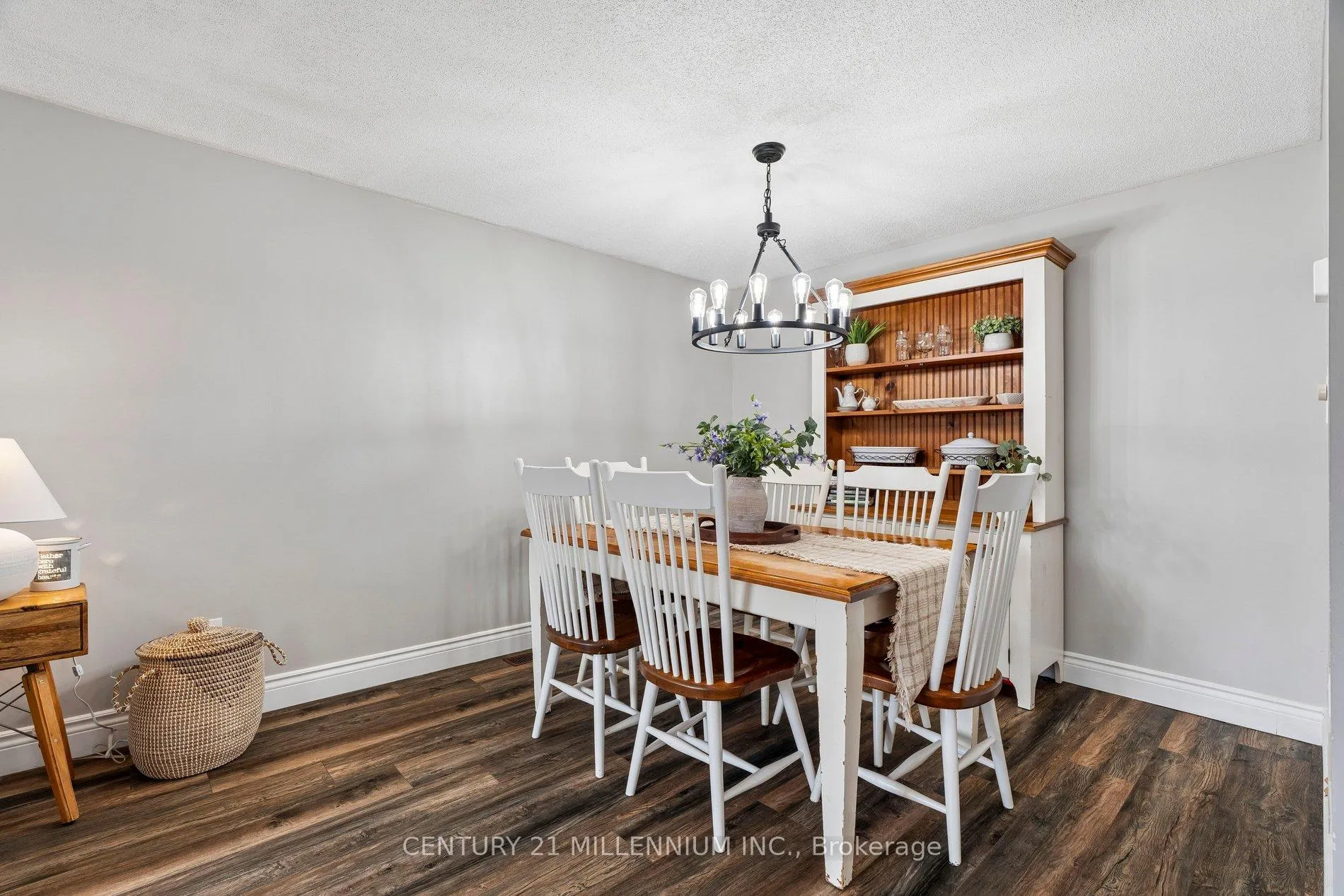 Photo 10 of 56 Pheasant Court, Orangeville — HOMEH