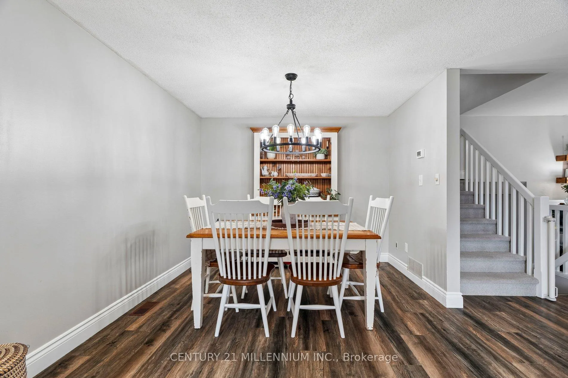 Photo 11 of 56 Pheasant Court, Orangeville — HOMEH