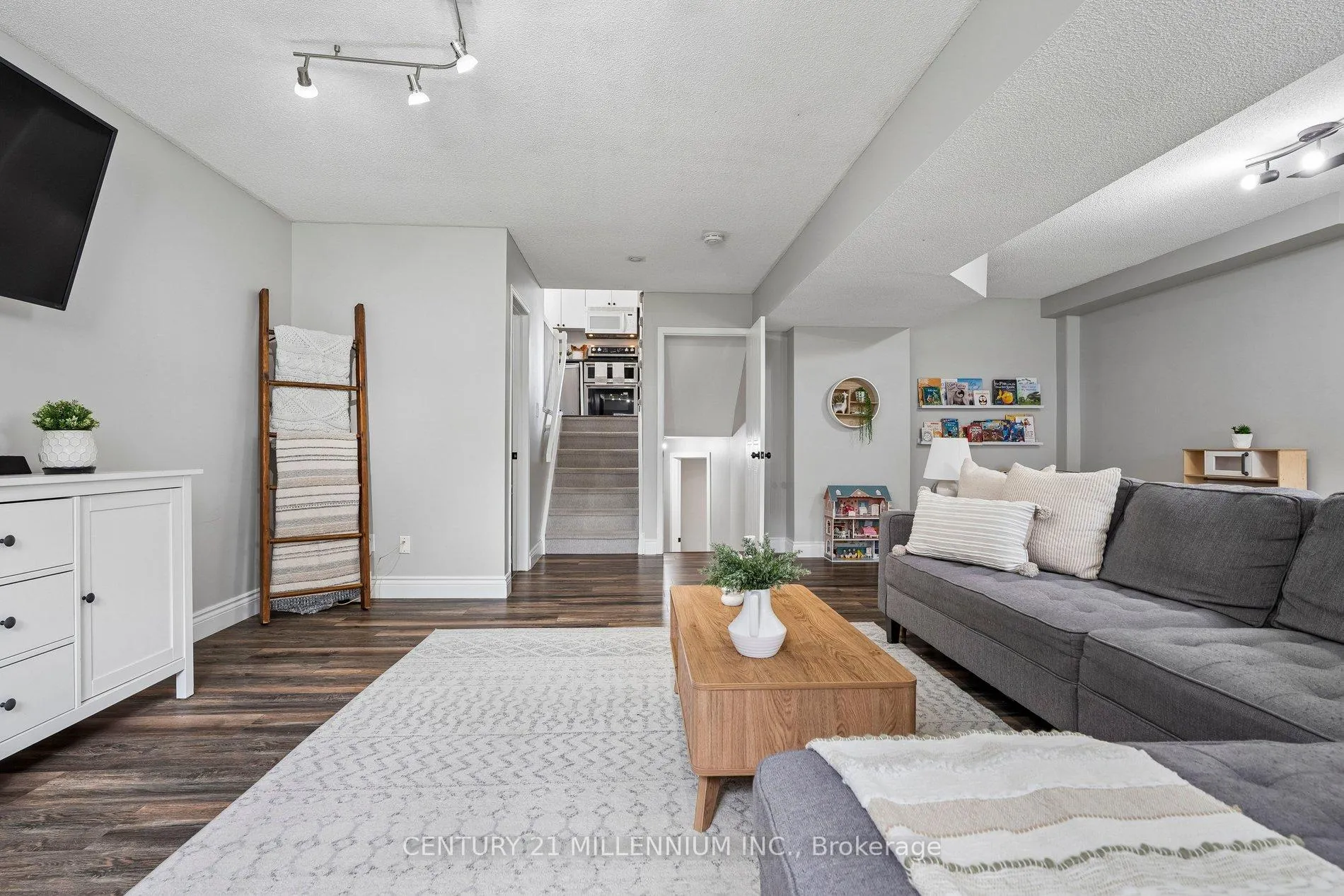 Photo 36 of 56 Pheasant Court, Orangeville — HOMEH