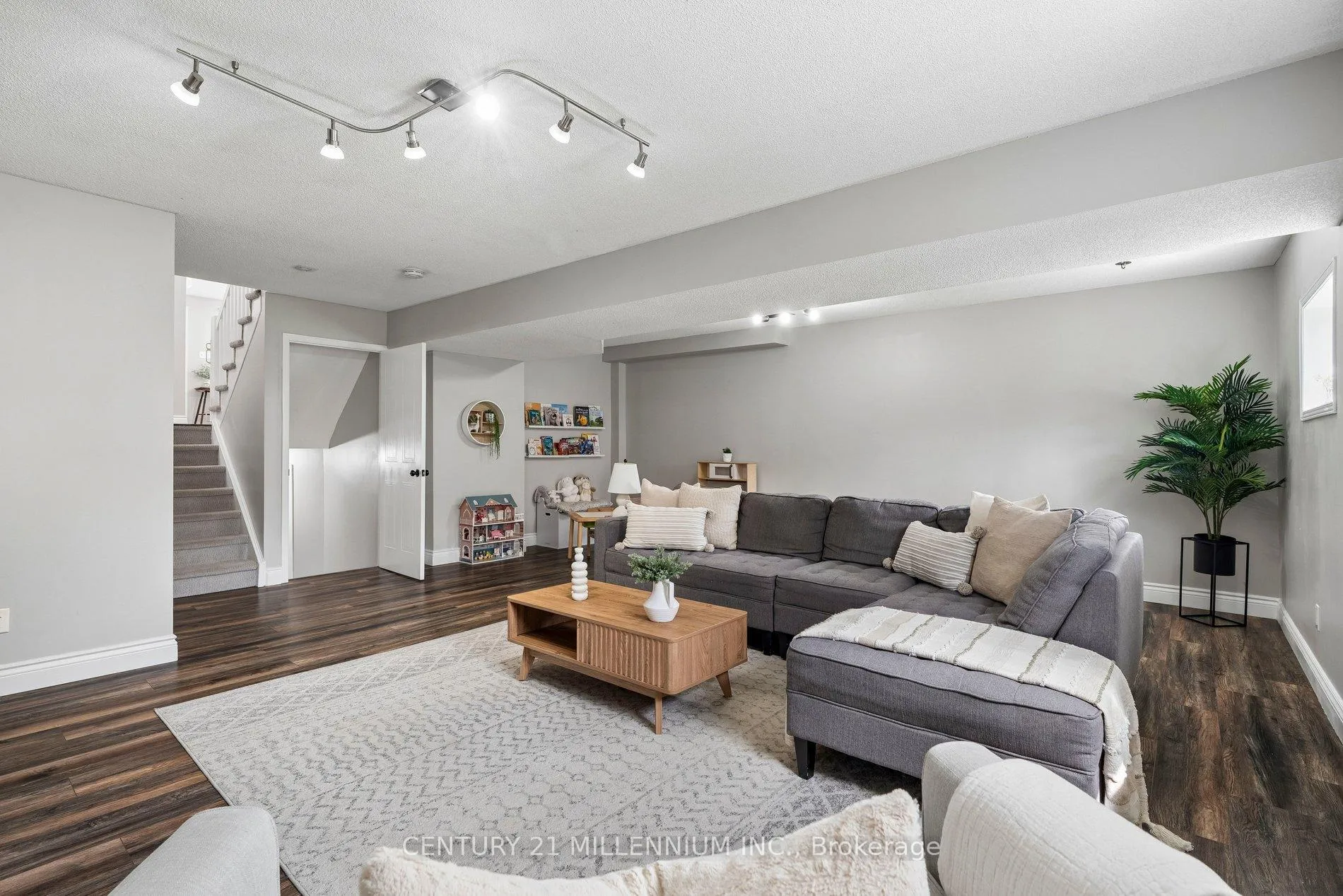 Photo 37 of 56 Pheasant Court, Orangeville — HOMEH