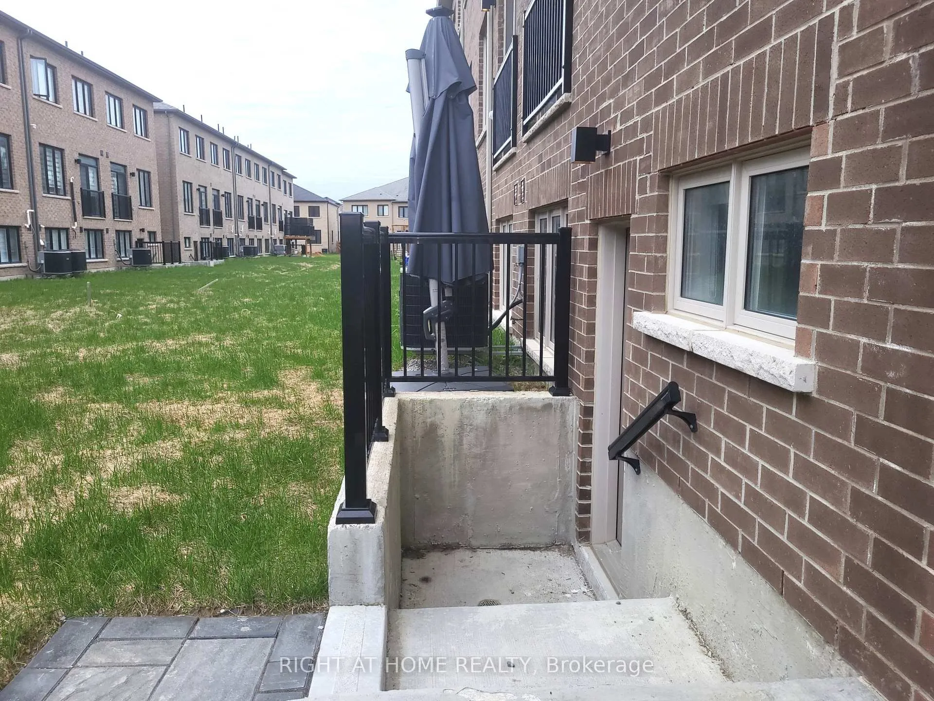 Photo 6 of 56 Singhampton Road, Vaughan, Kleinburg — HOMEH
