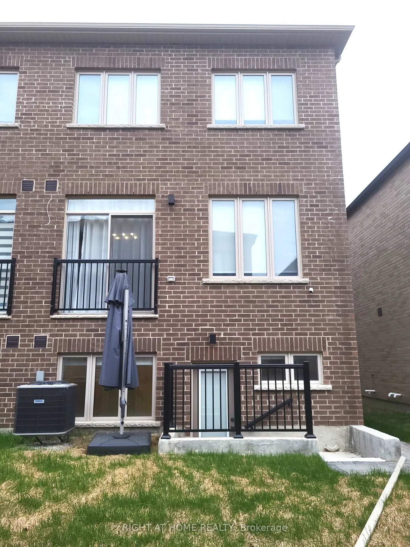Photo 8 of 56 Singhampton Road, Vaughan, Kleinburg — HOMEH