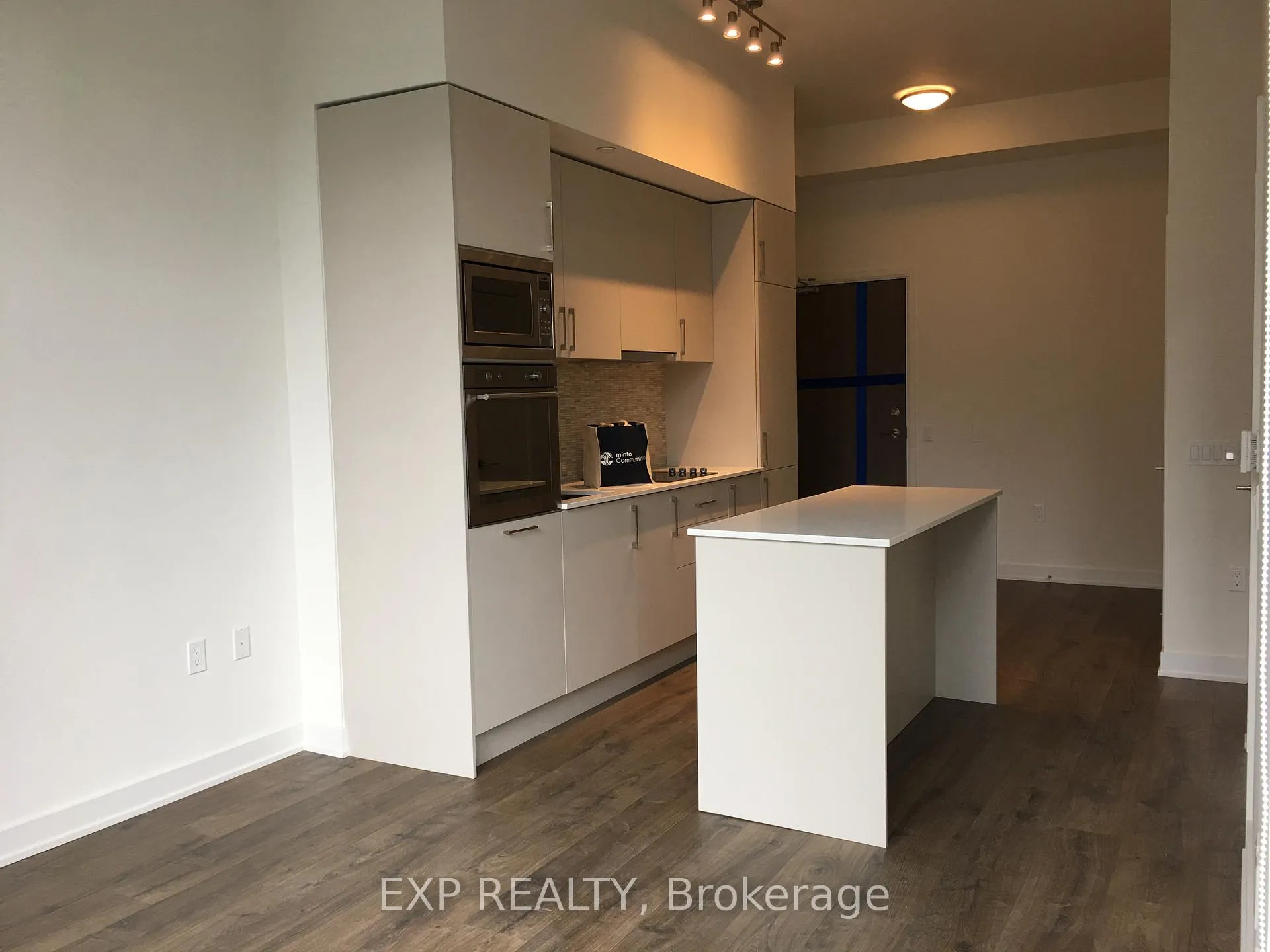 Photo 3 of Unit 822E, 576 Front Street W, Toronto, Waterfront Communities — HOMEH