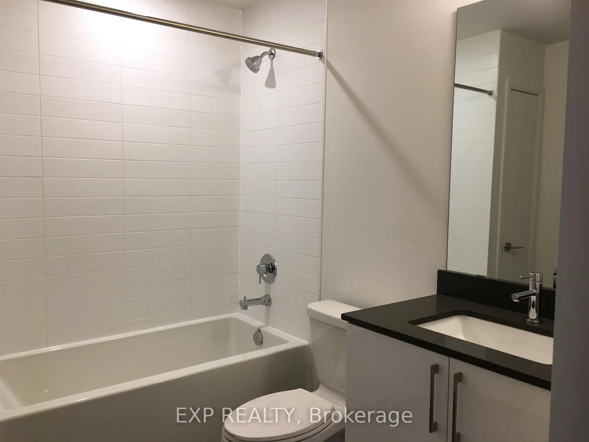 Photo 5 of Unit 822E, 576 Front Street W, Toronto, Waterfront Communities — HOMEH