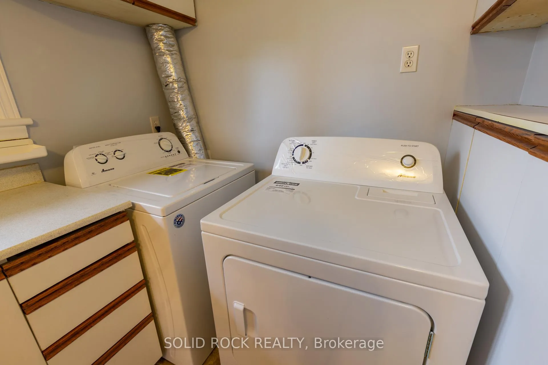 Photo 9 of Unit unit 1, 2763 Kelly Avenue, Ottawa, Queensway Terrace North — HOMEH