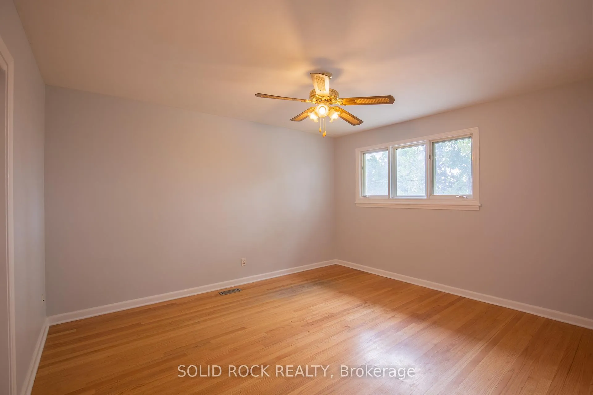 Photo 12 of Unit unit 1, 2763 Kelly Avenue, Ottawa, Queensway Terrace North — HOMEH