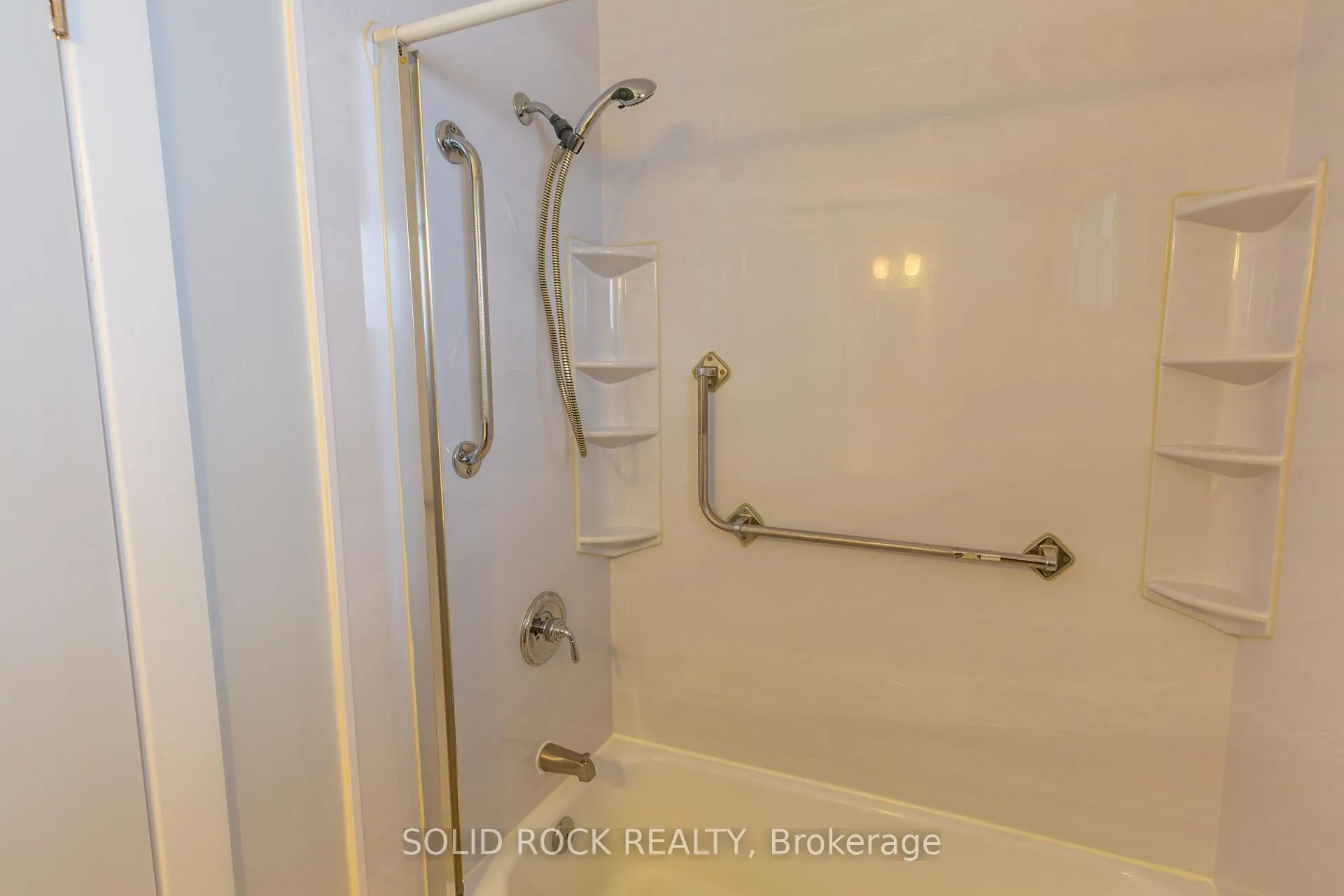 Photo 15 of Unit unit 1, 2763 Kelly Avenue, Ottawa, Queensway Terrace North — HOMEH