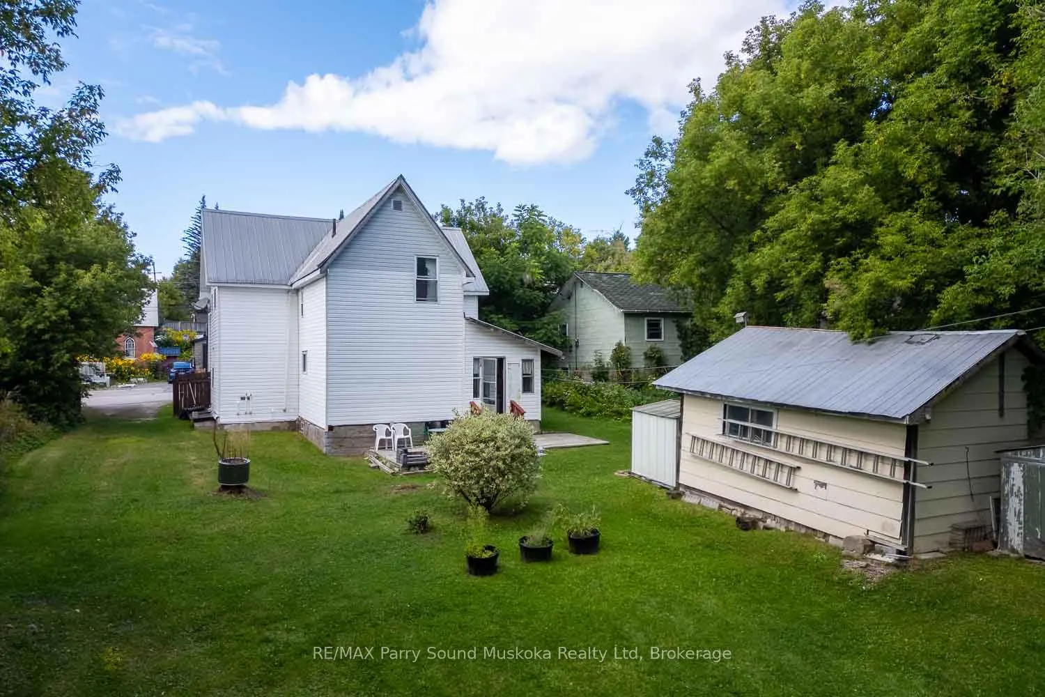 Photo 2 of 130 Queen Street, Burk's Falls — HOMEH