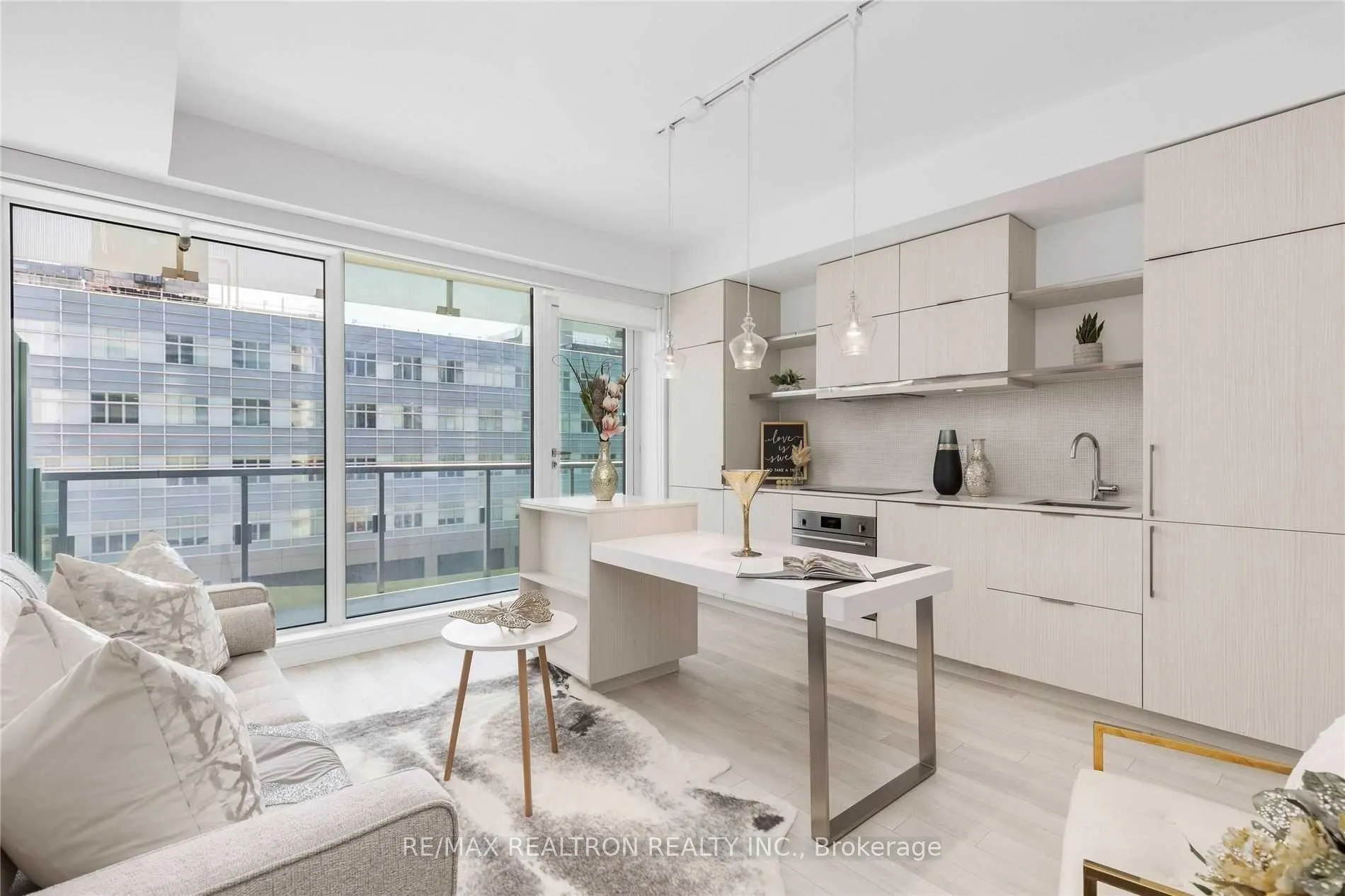 Photo 4 of Unit 1603, 197 Yonge Street, Toronto, Church-Yonge Corridor — HOMEH