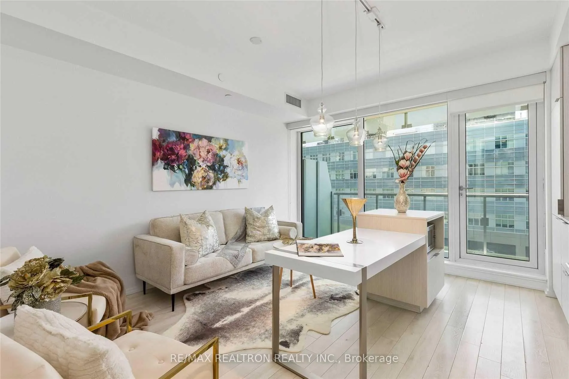 Photo 7 of Unit 1603, 197 Yonge Street, Toronto, Church-Yonge Corridor — HOMEH