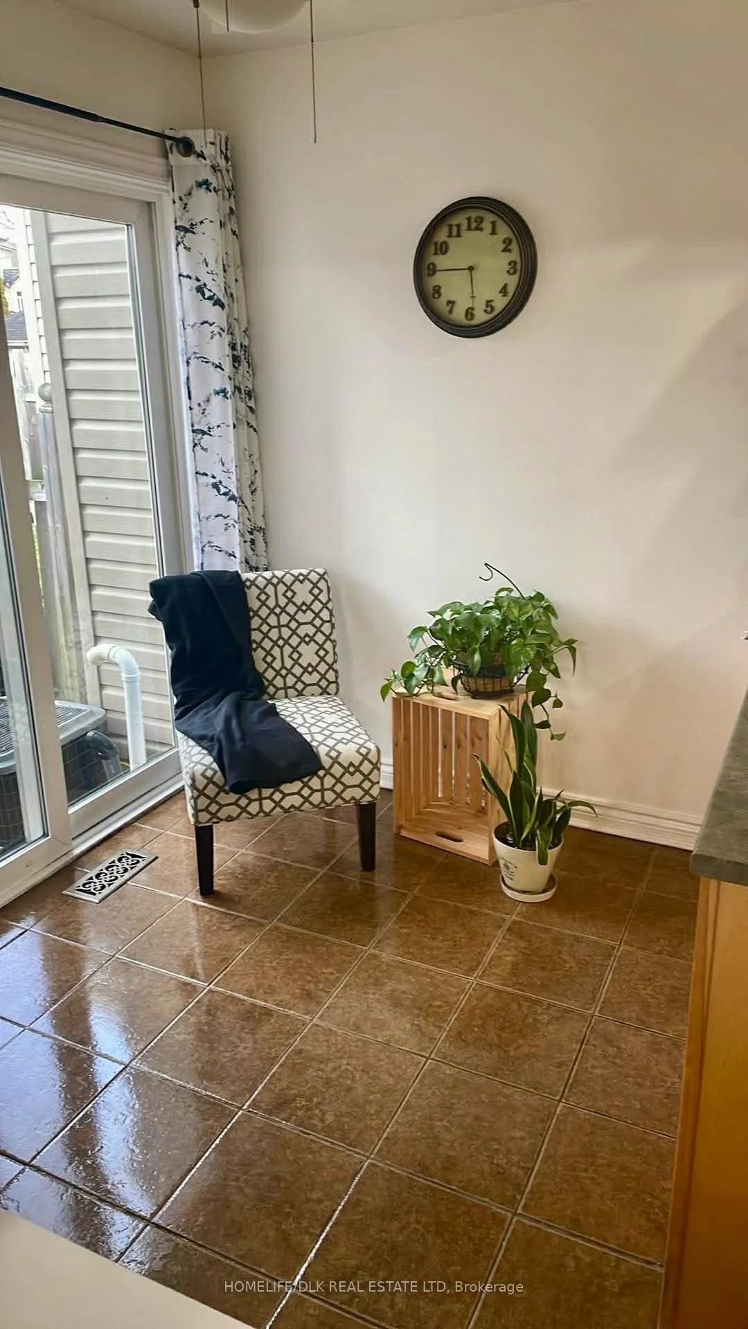 Photo 15 of 59 Saddlesmith Circle, Ottawa, Kanata - Emerald Meadows/Trailwest — HOMEH