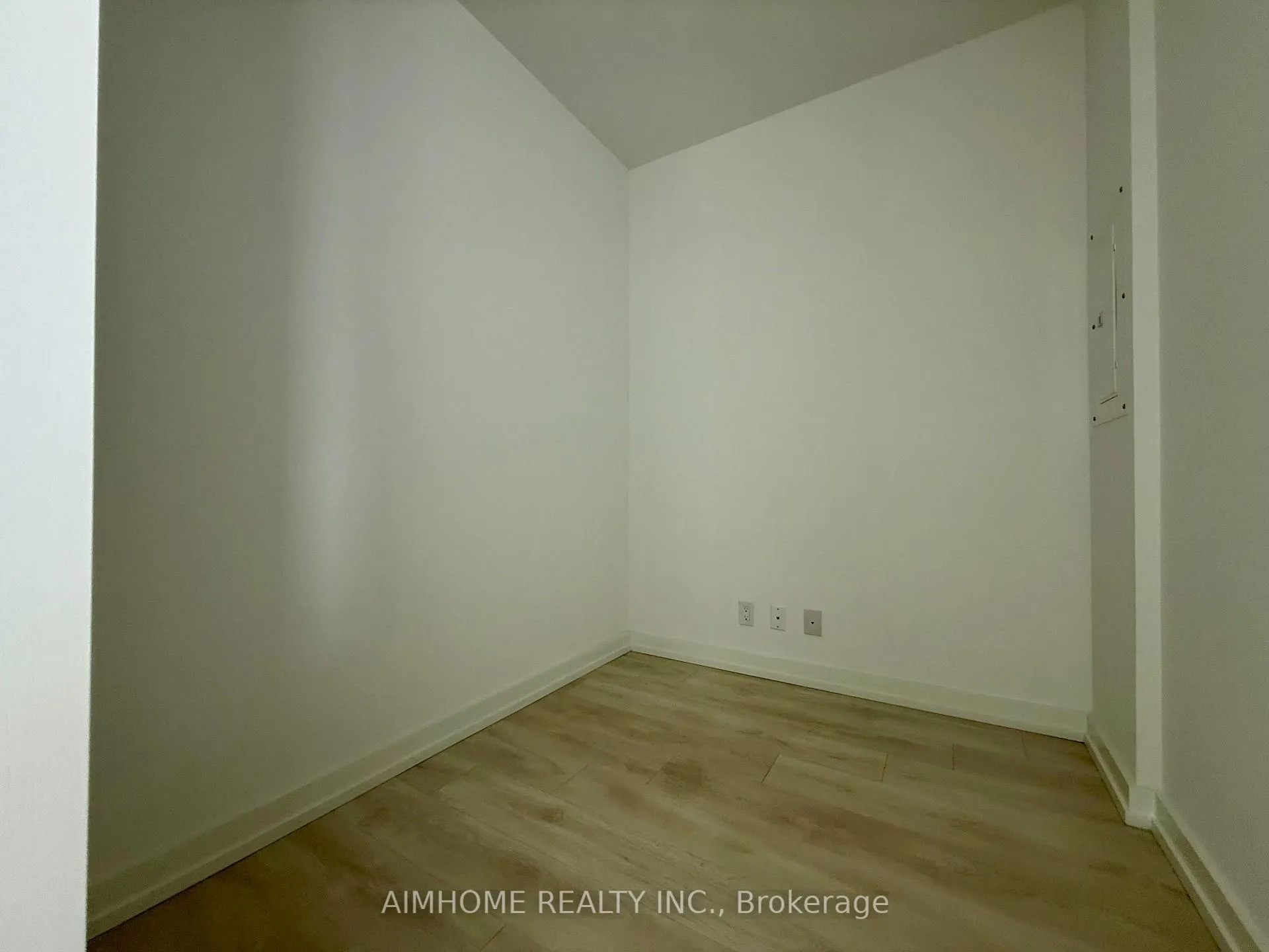 Photo 6 of Unit 1521, 75 James Street S, Hamilton, Corktown — HOMEH