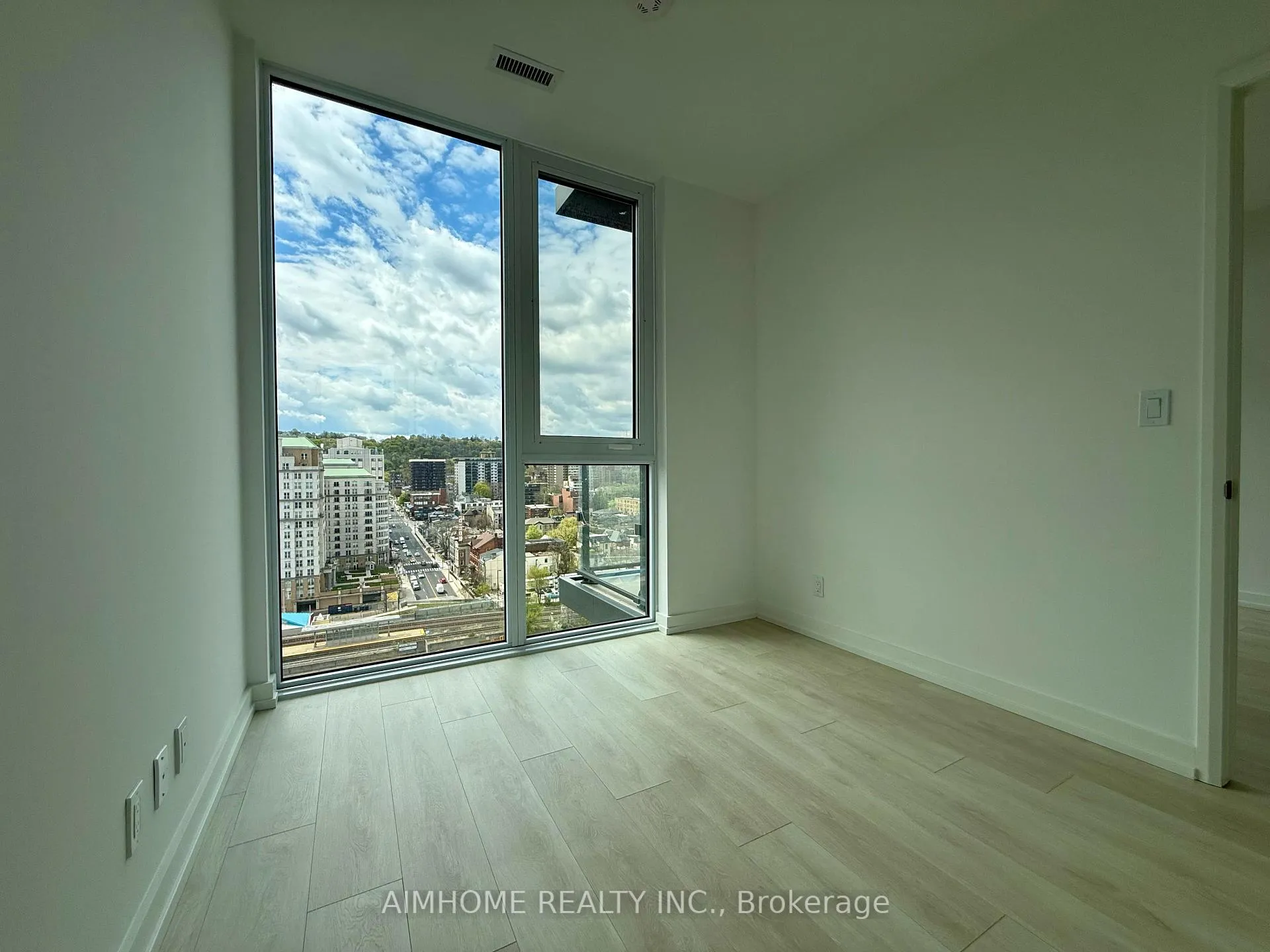 Photo 10 of Unit 1521, 75 James Street S, Hamilton, Corktown — HOMEH