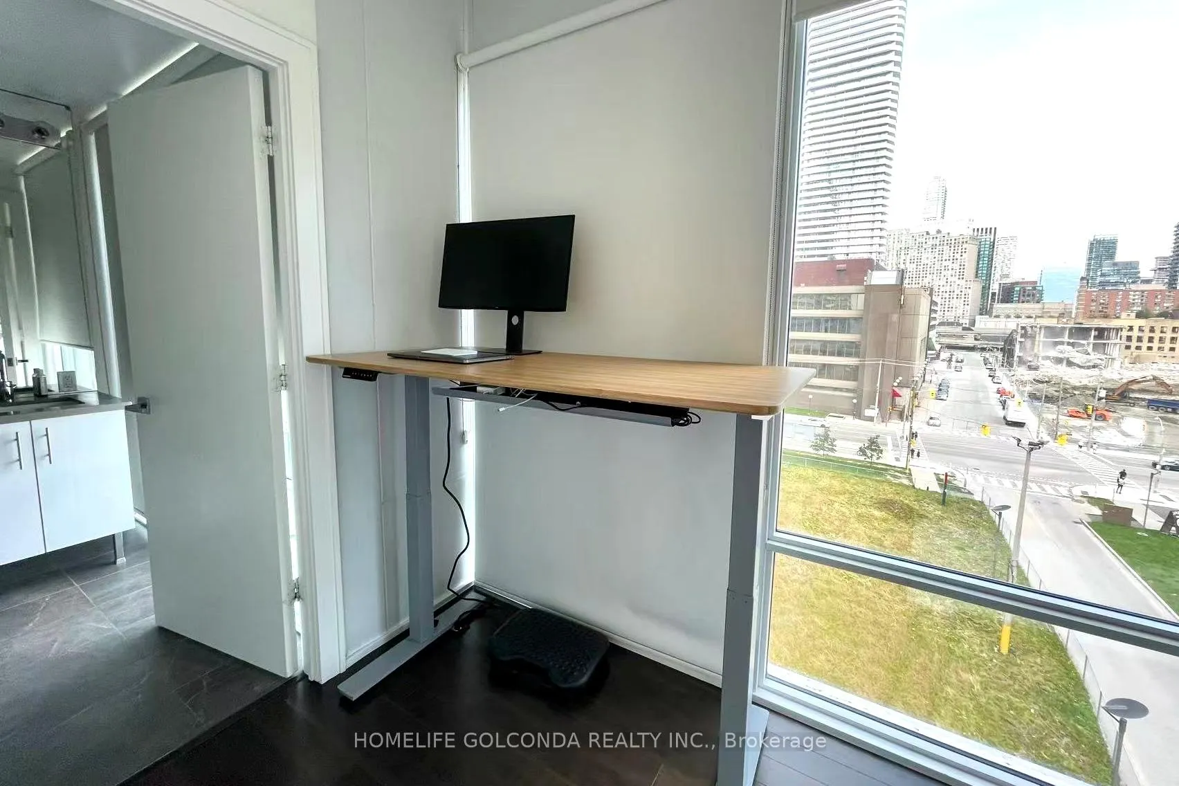 Photo 10 of Unit 624, 29 Queens Quay E, Toronto, Waterfront Communities — HOMEH