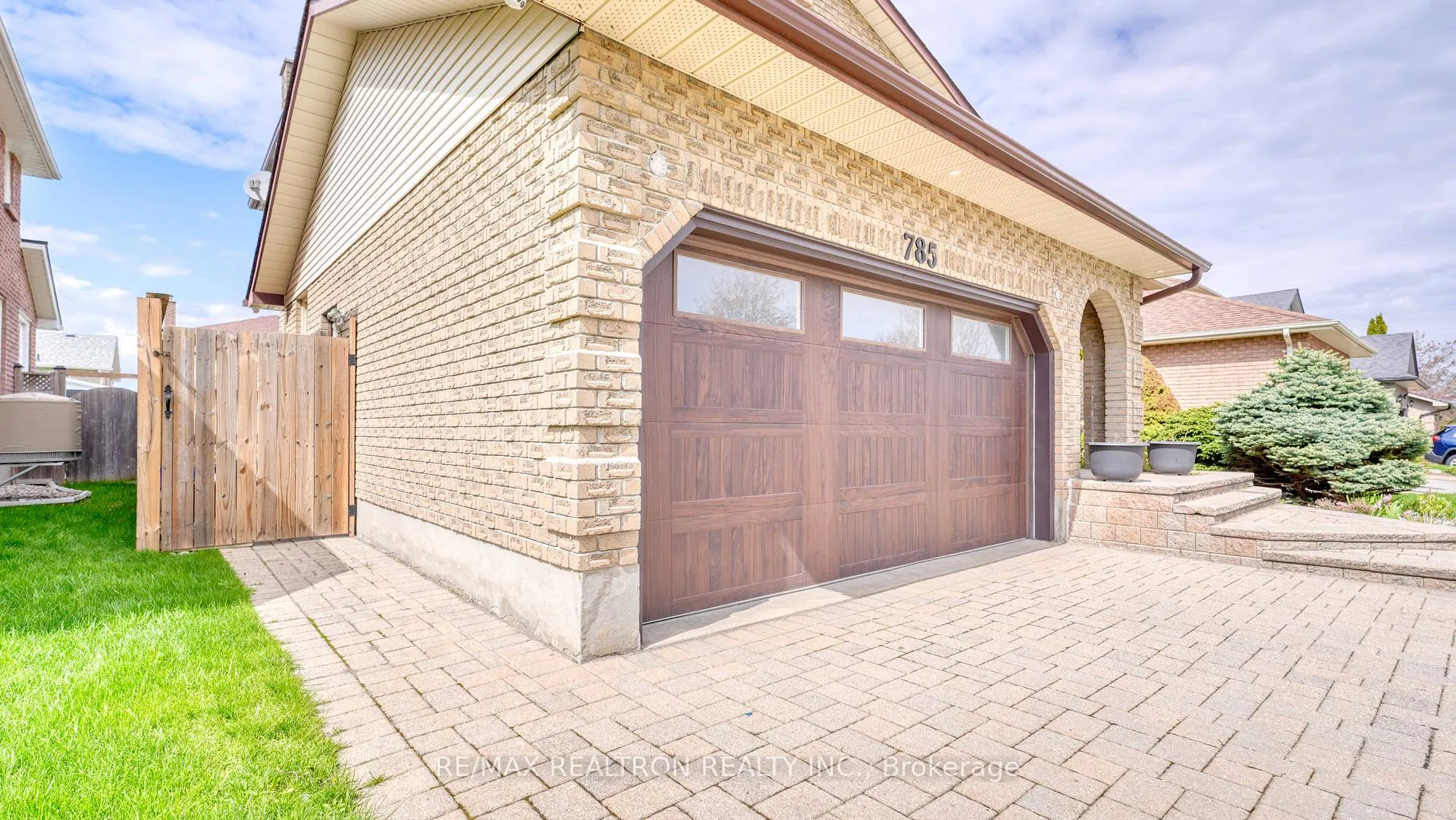 Photo 2 of Unit Bsmt, 785 Sundance Circle, Oshawa, Northglen — HOMEH