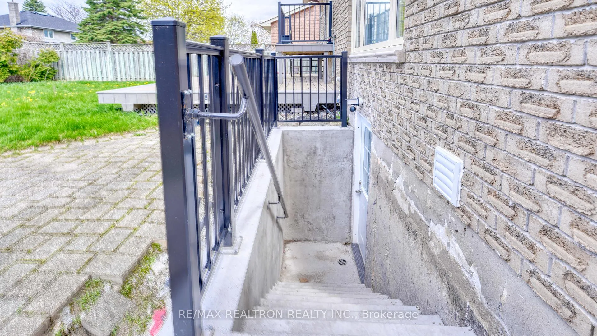 Photo 3 of Unit Bsmt, 785 Sundance Circle, Oshawa, Northglen — HOMEH