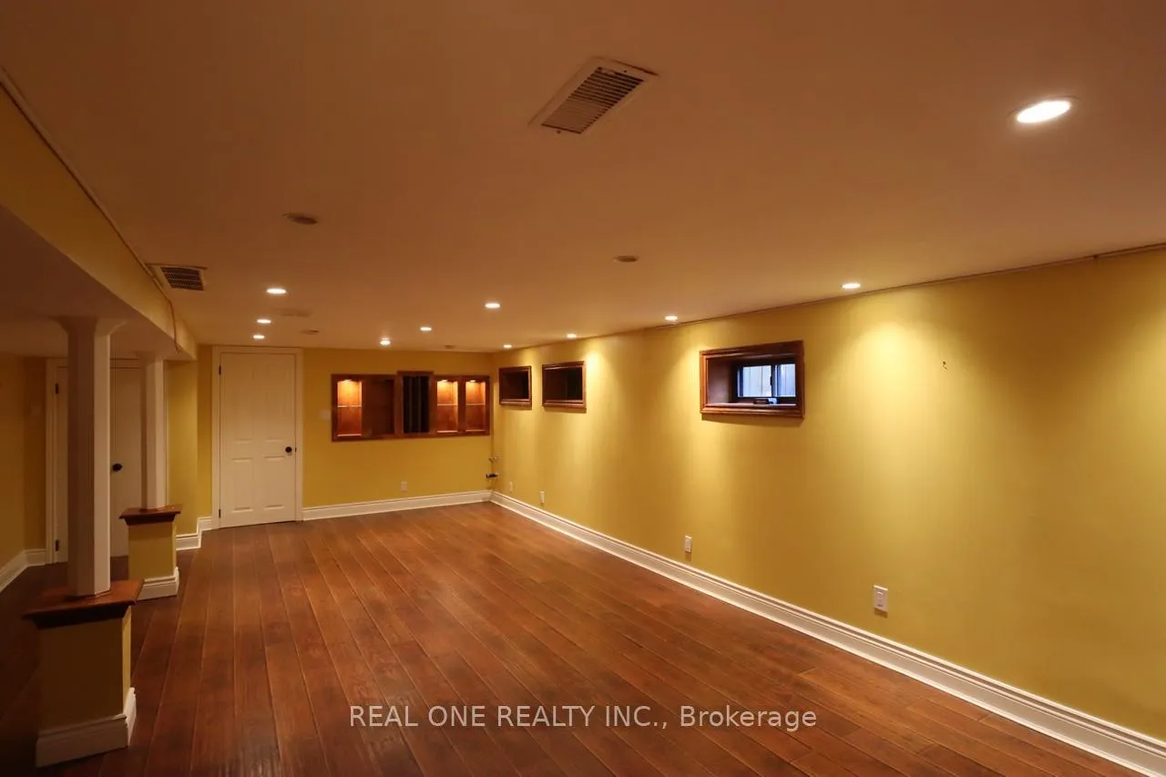 Photo 21 of 130 Mayfield Drive, Oakville, College Park — HOMEH