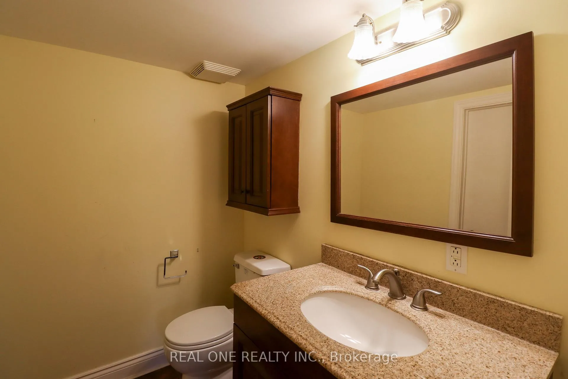 Photo 24 of 130 Mayfield Drive, Oakville, College Park — HOMEH