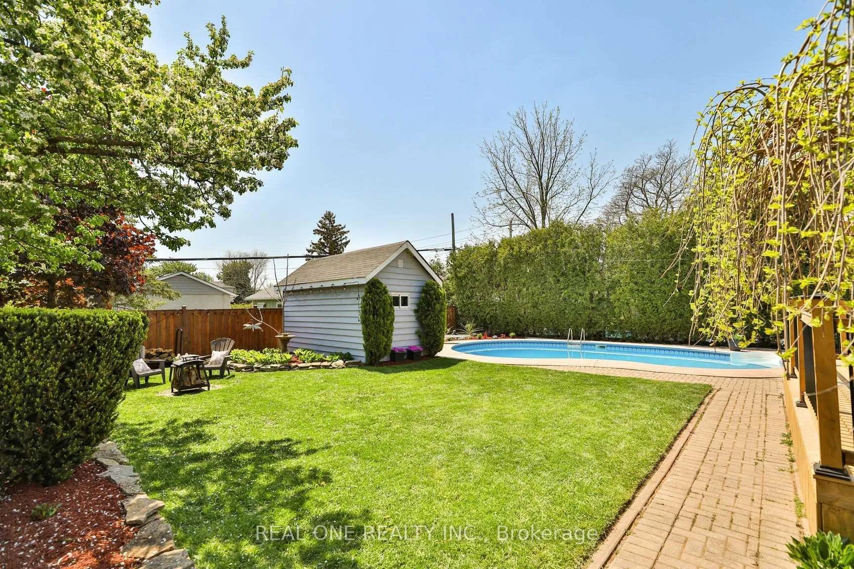 Photo 26 of 130 Mayfield Drive, Oakville, College Park — HOMEH