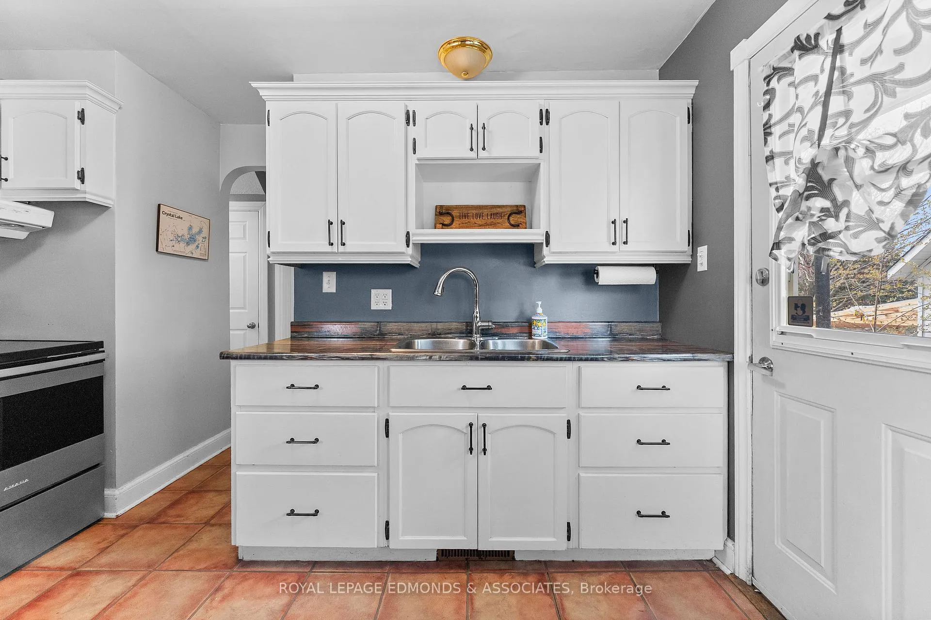 Photo 11 of 286 Chamberlain Street, Pembroke — HOMEH