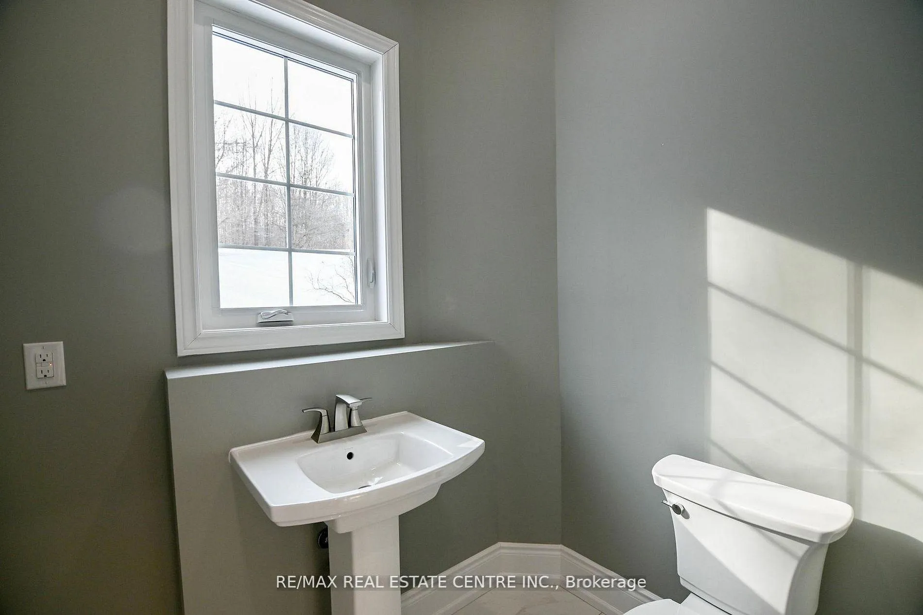 Photo 15 of 12 Flaherty Lane, Caledon, Rural Caledon — HOMEH