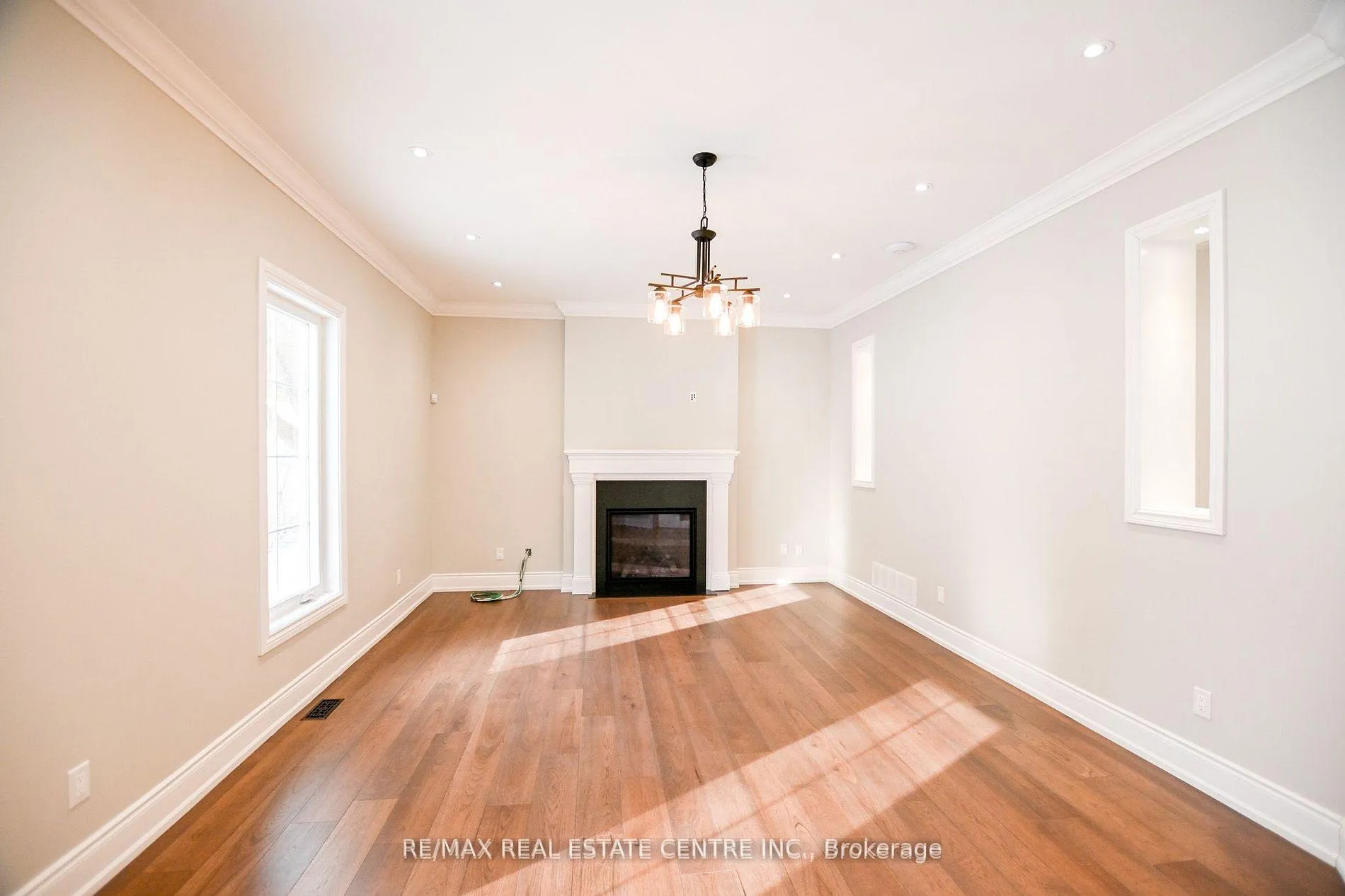 Photo 16 of 12 Flaherty Lane, Caledon, Rural Caledon — HOMEH