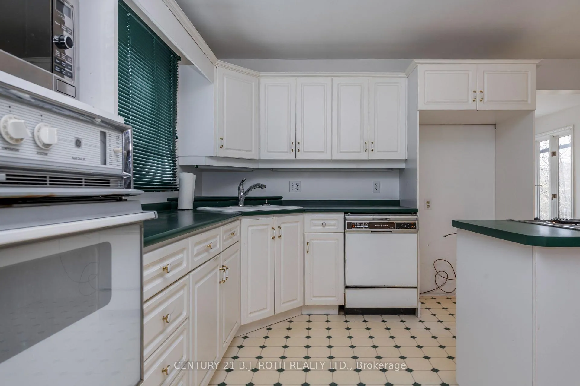 Photo 9 of 1056 Birchcliffe Crescent, Severn, Rural Severn — HOMEH