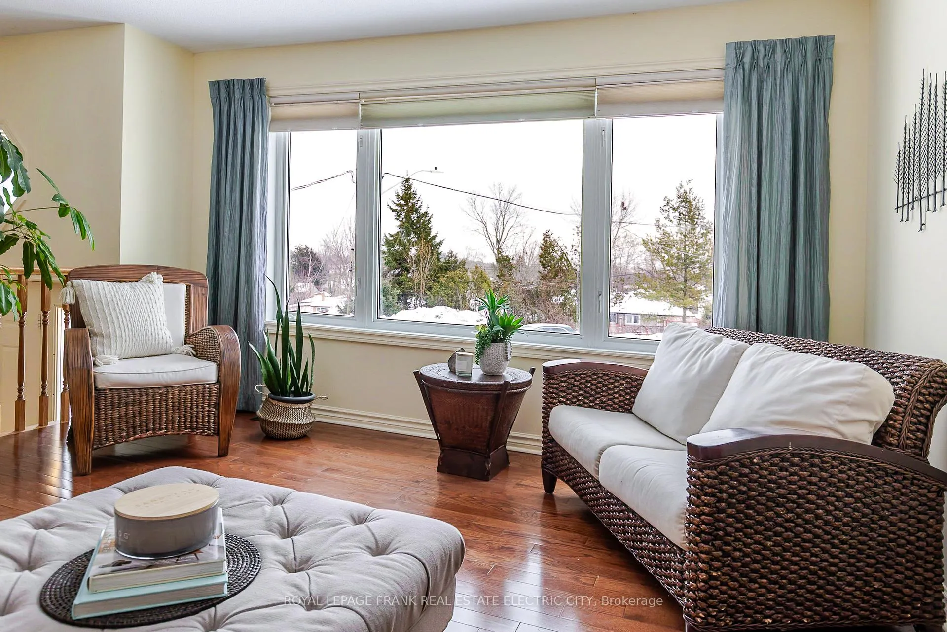 Photo 5 of 212 Gallagher Street, Peterborough, Northcrest Ward 5 — HOMEH
