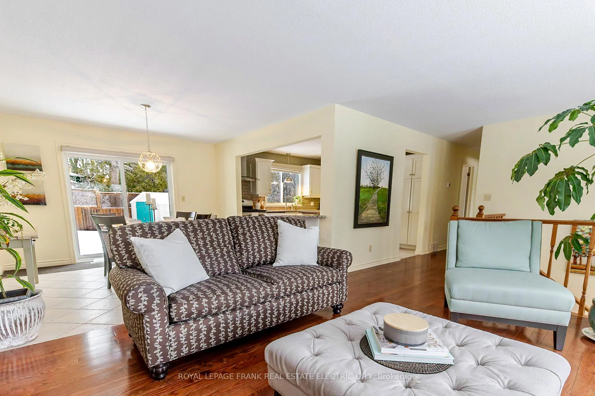Photo 8 of 212 Gallagher Street, Peterborough, Northcrest Ward 5 — HOMEH