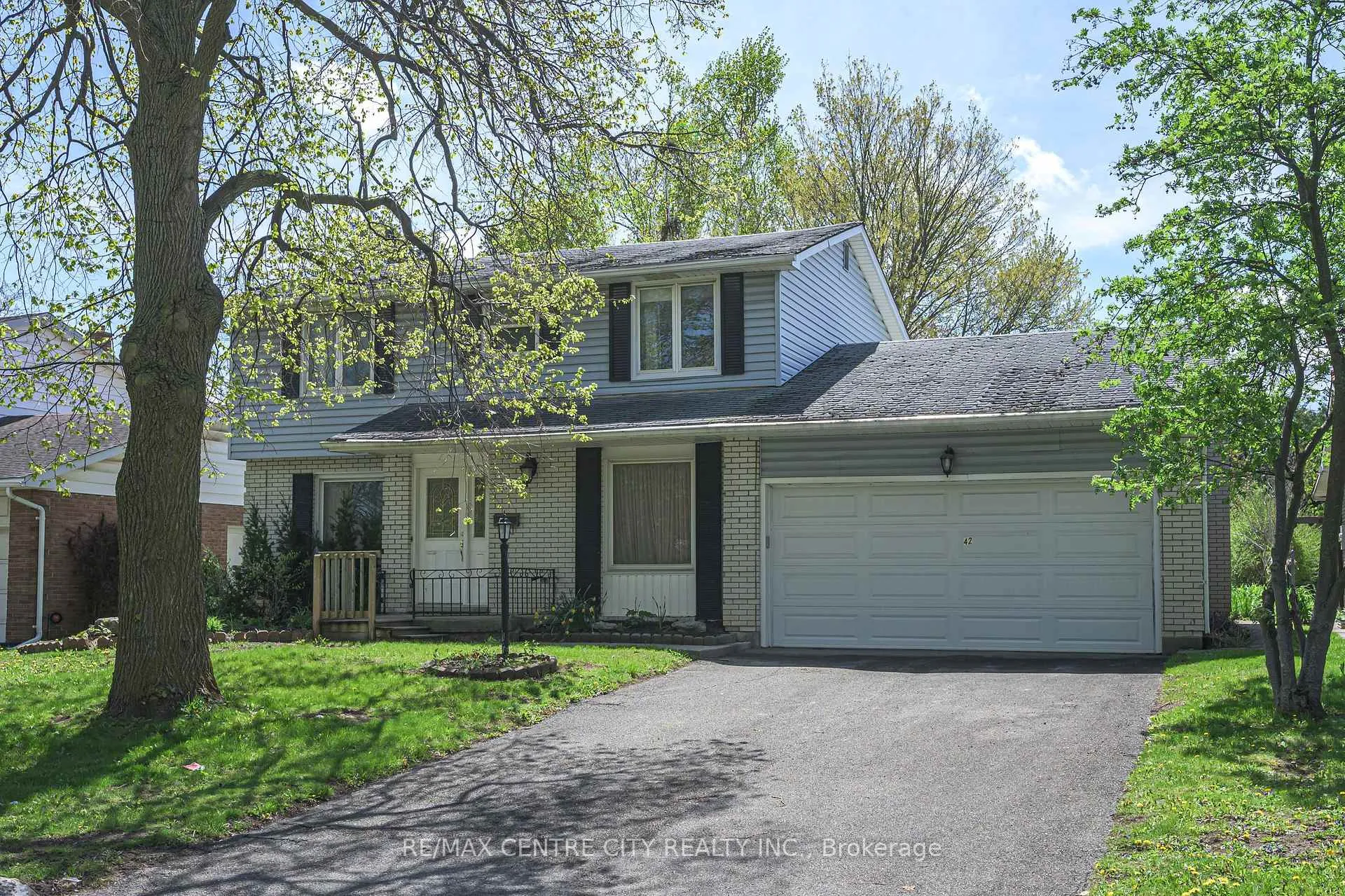 Photo 3 of 42 Annadale Drive, London, North J — HOMEH
