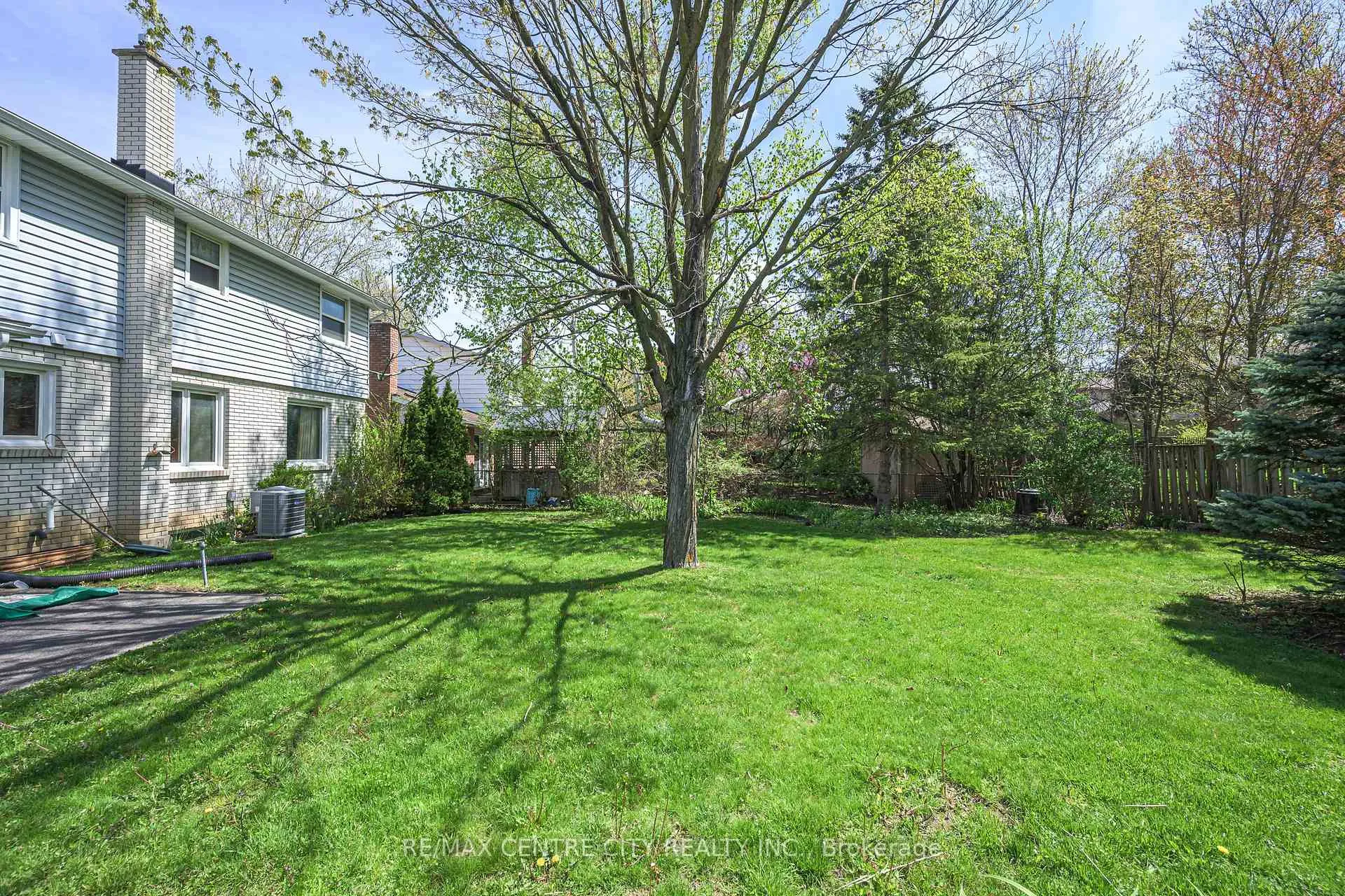 Photo 5 of 42 Annadale Drive, London, North J — HOMEH