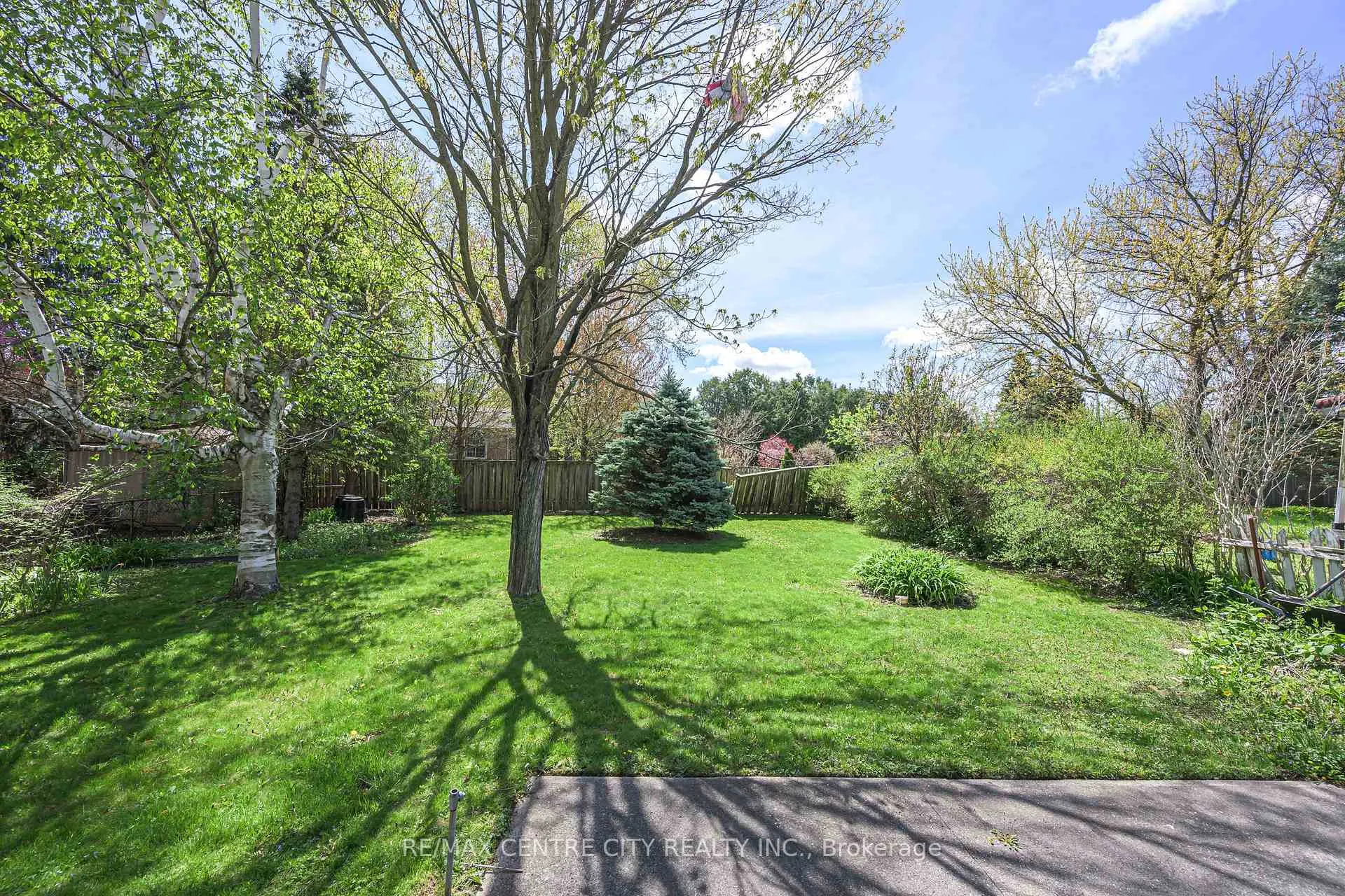 Photo 7 of 42 Annadale Drive, London, North J — HOMEH