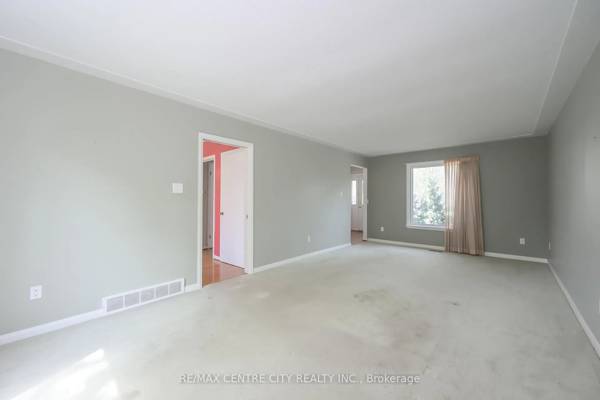 Photo 13 of 42 Annadale Drive, London, North J — HOMEH