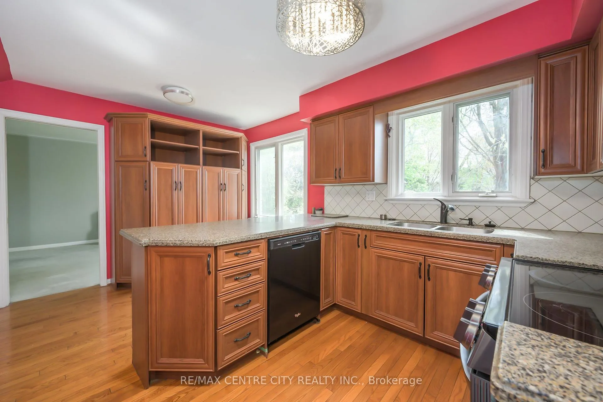 Photo 15 of 42 Annadale Drive, London, North J — HOMEH