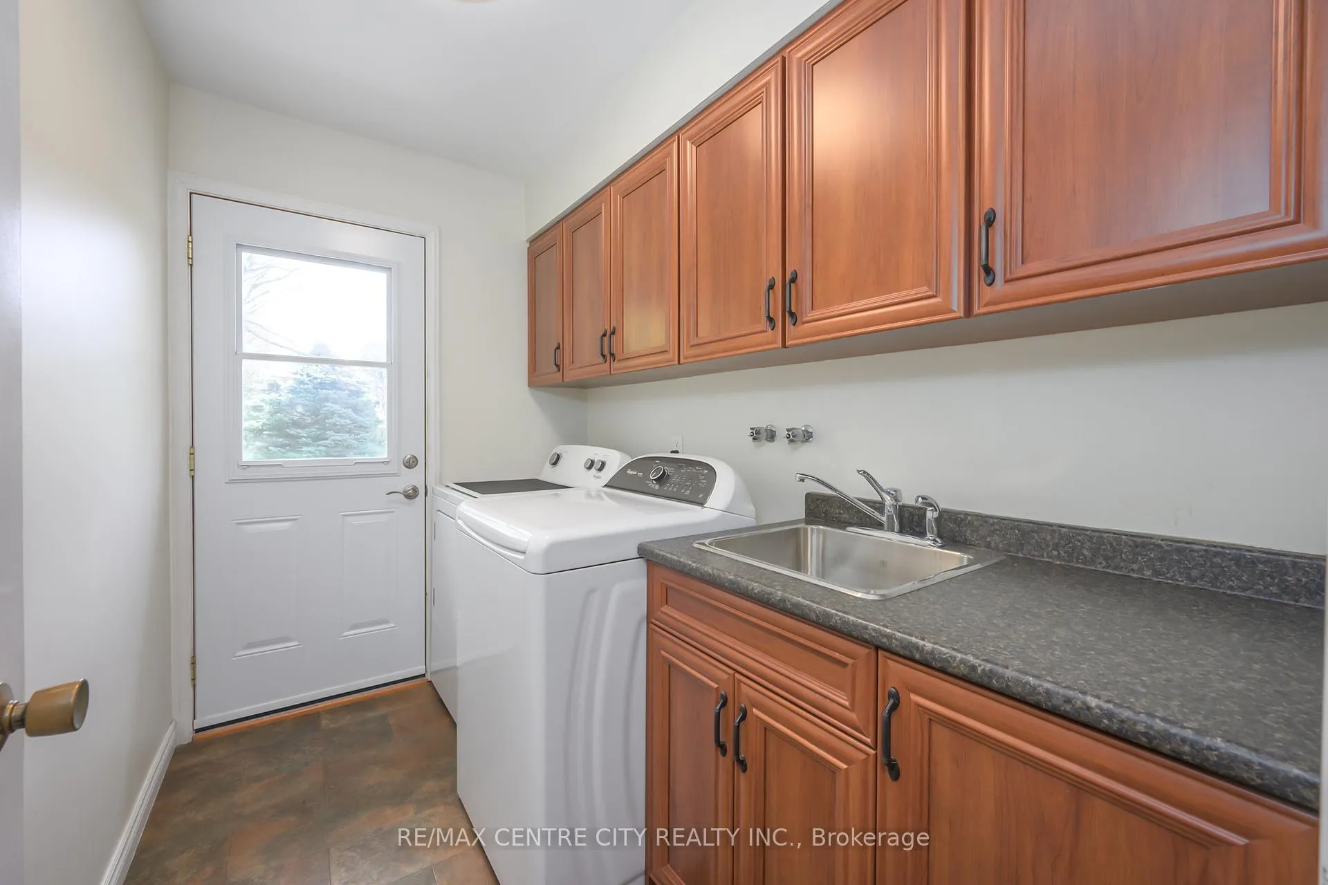 Photo 16 of 42 Annadale Drive, London, North J — HOMEH