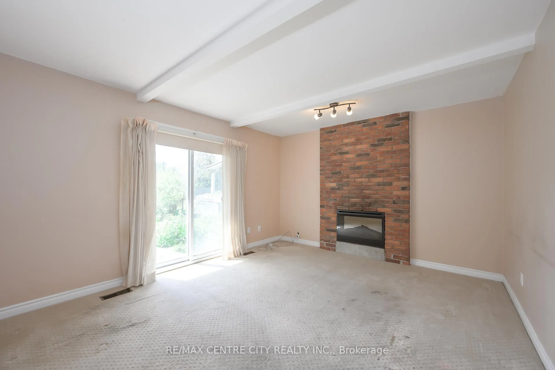 Photo 17 of 42 Annadale Drive, London, North J — HOMEH