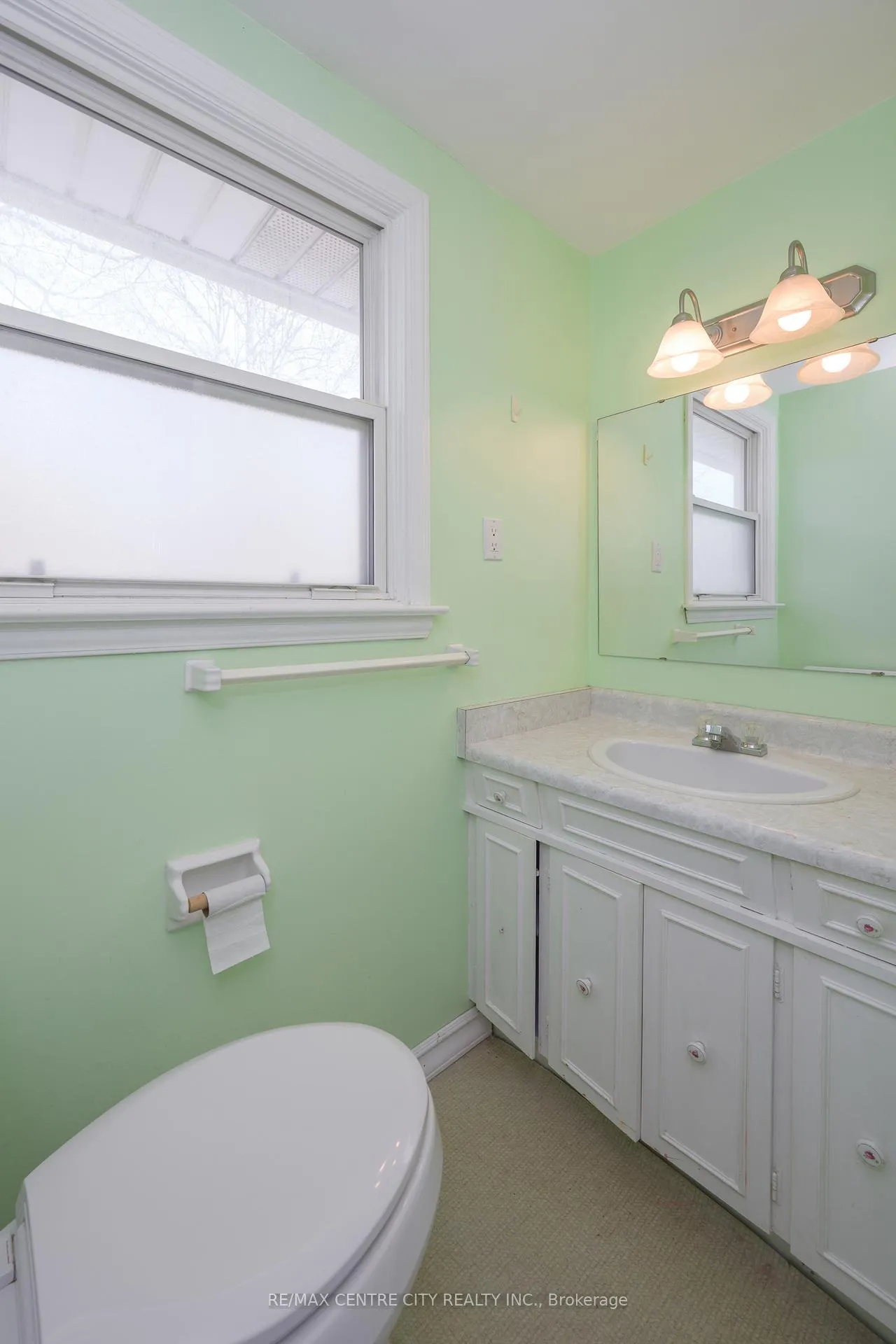 Photo 22 of 42 Annadale Drive, London, North J — HOMEH