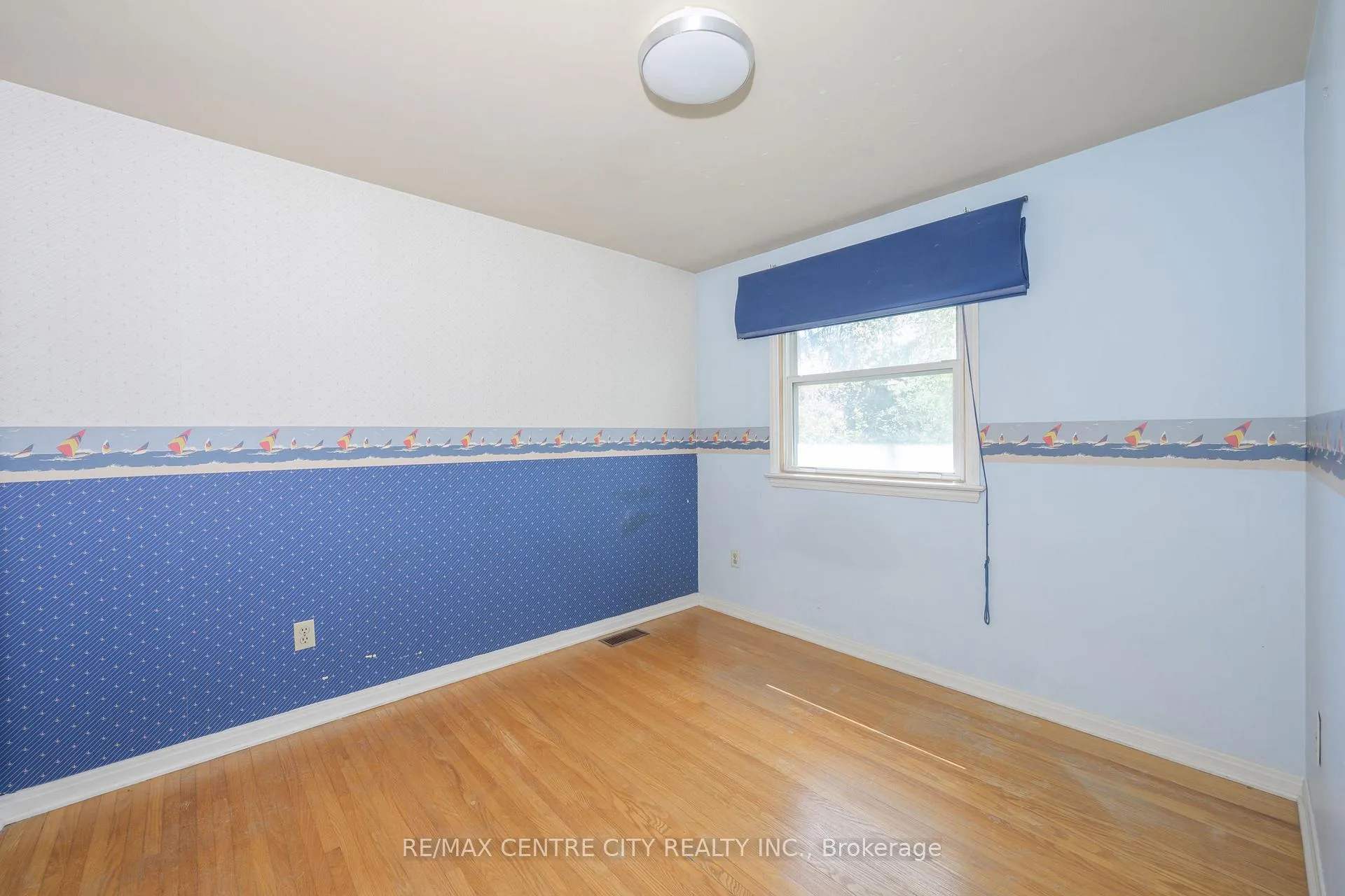Photo 26 of 42 Annadale Drive, London, North J — HOMEH